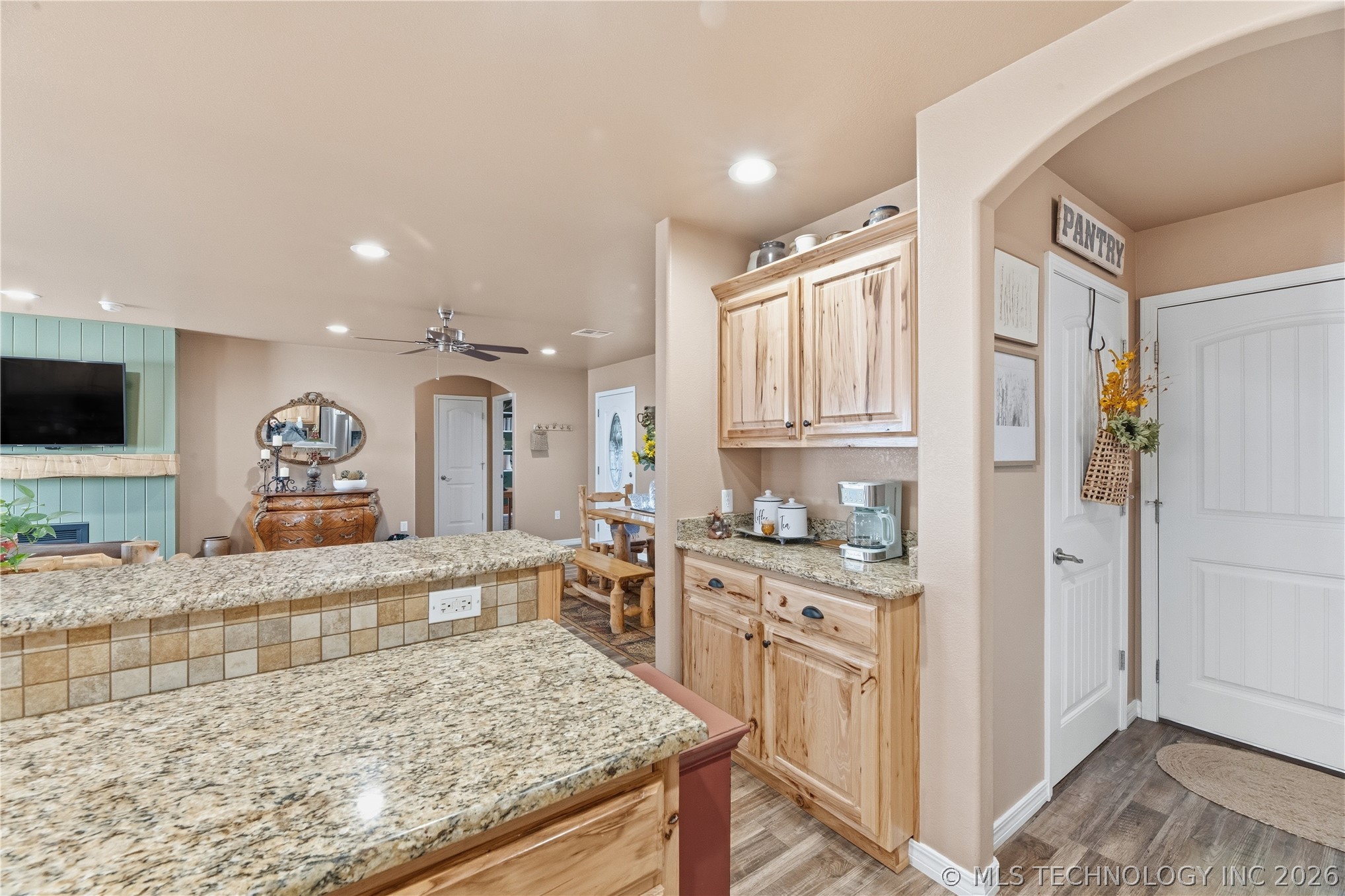 440 W 7th Street Property Photo 15