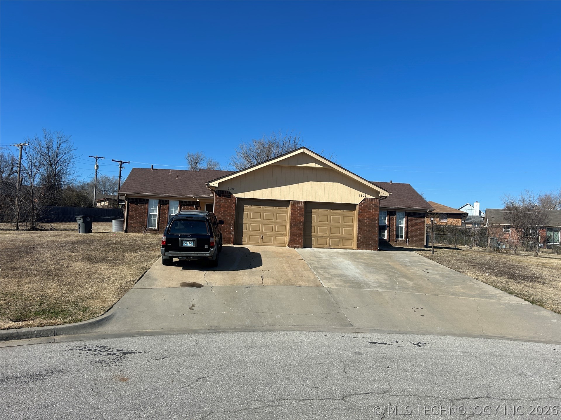 2302 S 84th East Avenue Property Photo 1