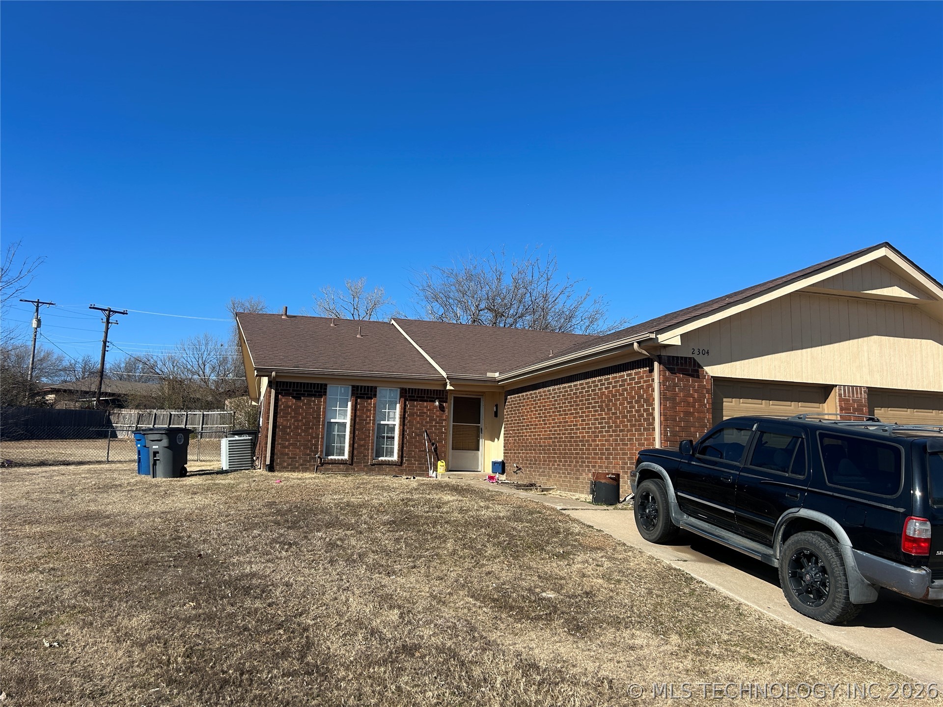 2302 S 84th East Avenue Property Photo 2