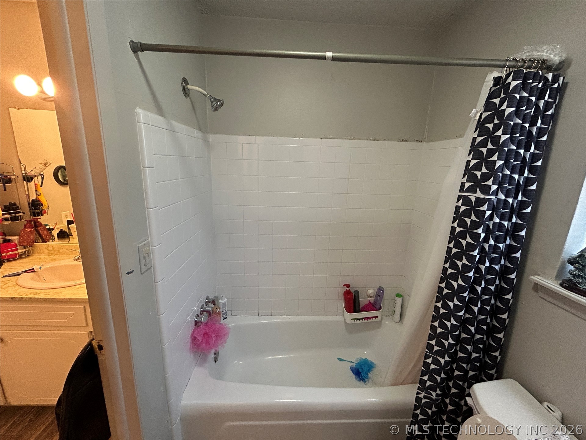 2302 S 84th East Avenue Property Photo 17