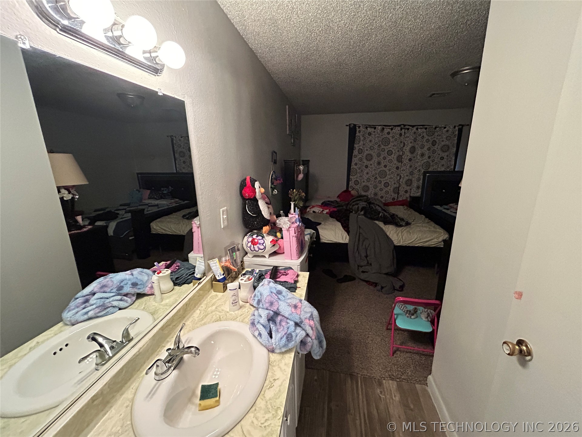 2302 S 84th East Avenue Property Photo 20