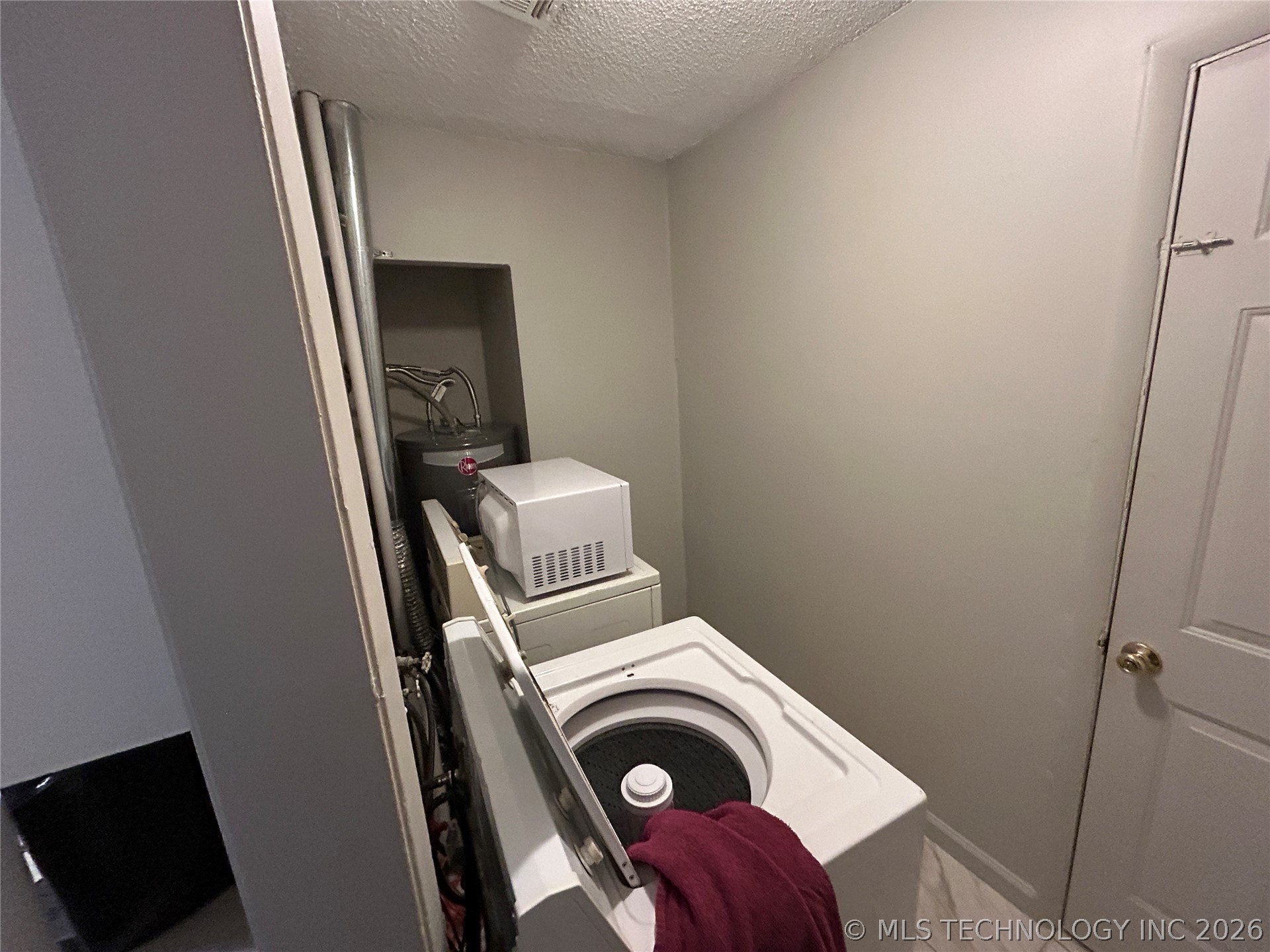 2302 S 84th East Avenue Property Photo 30