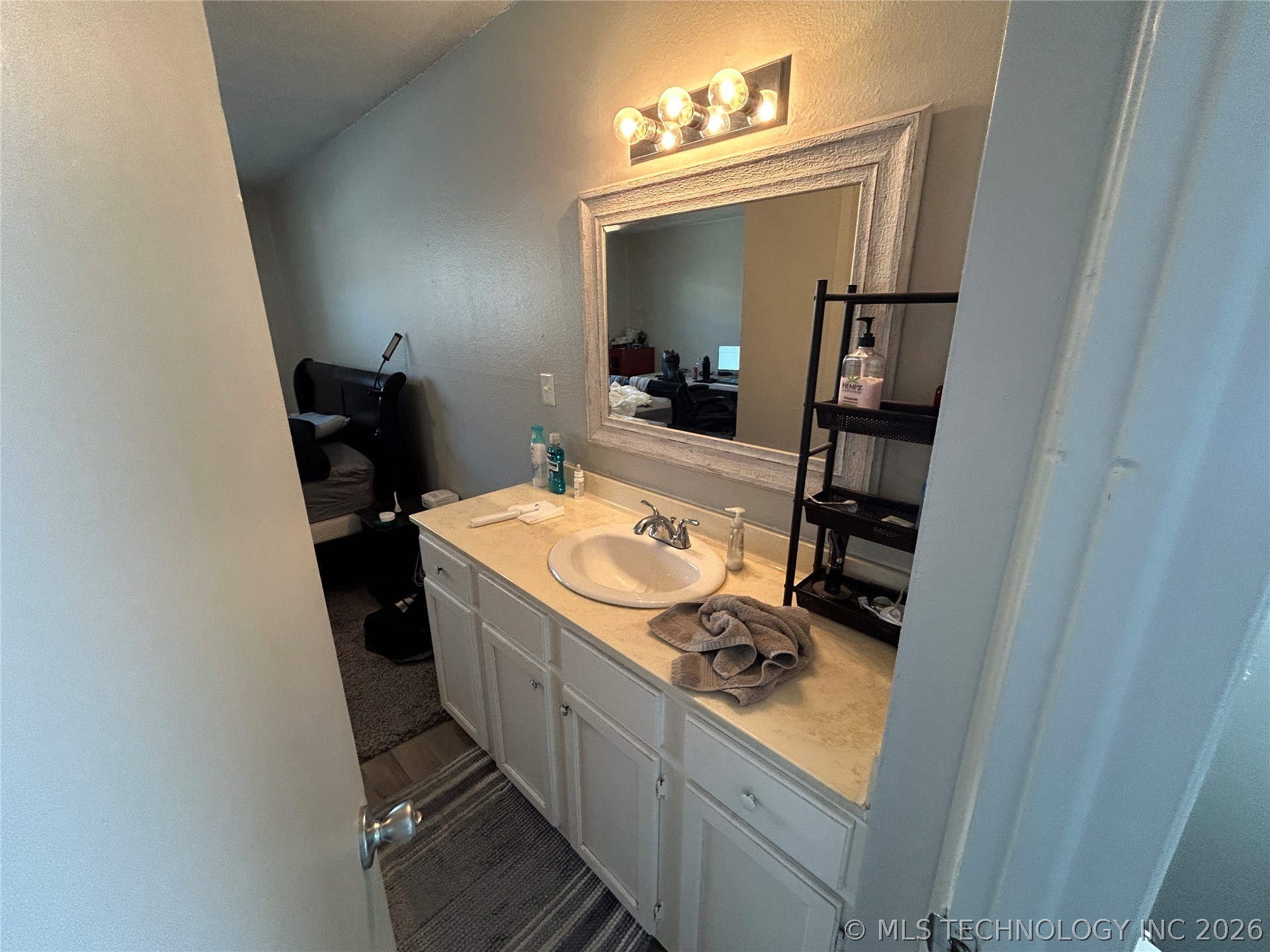 2302 S 84th East Avenue Property Photo 38