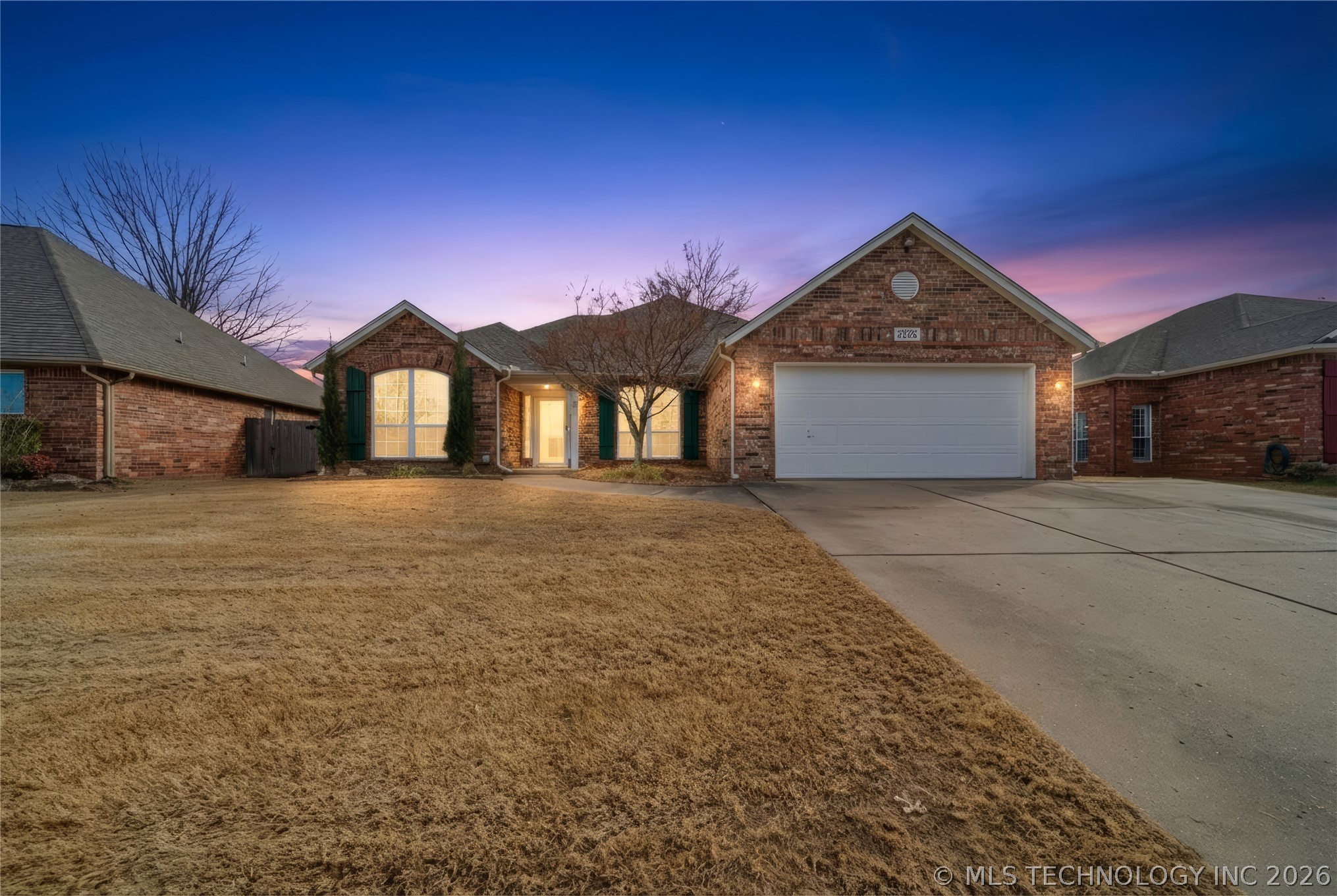 3725 W Detroit Street Property Photo 1