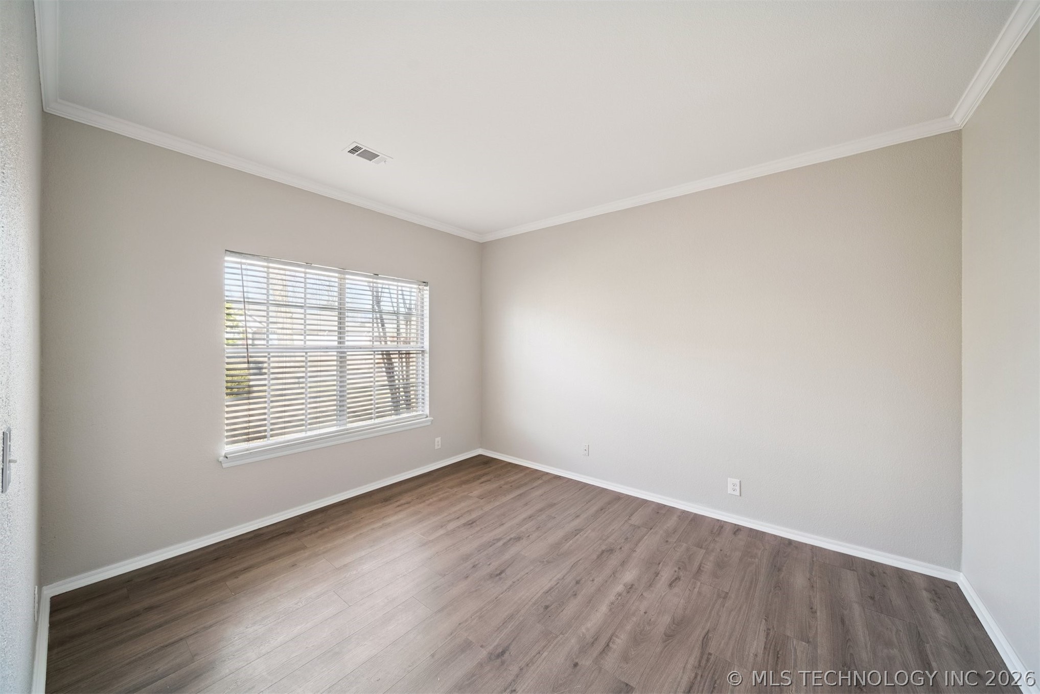 9208 E 90th Street Property Photo 6