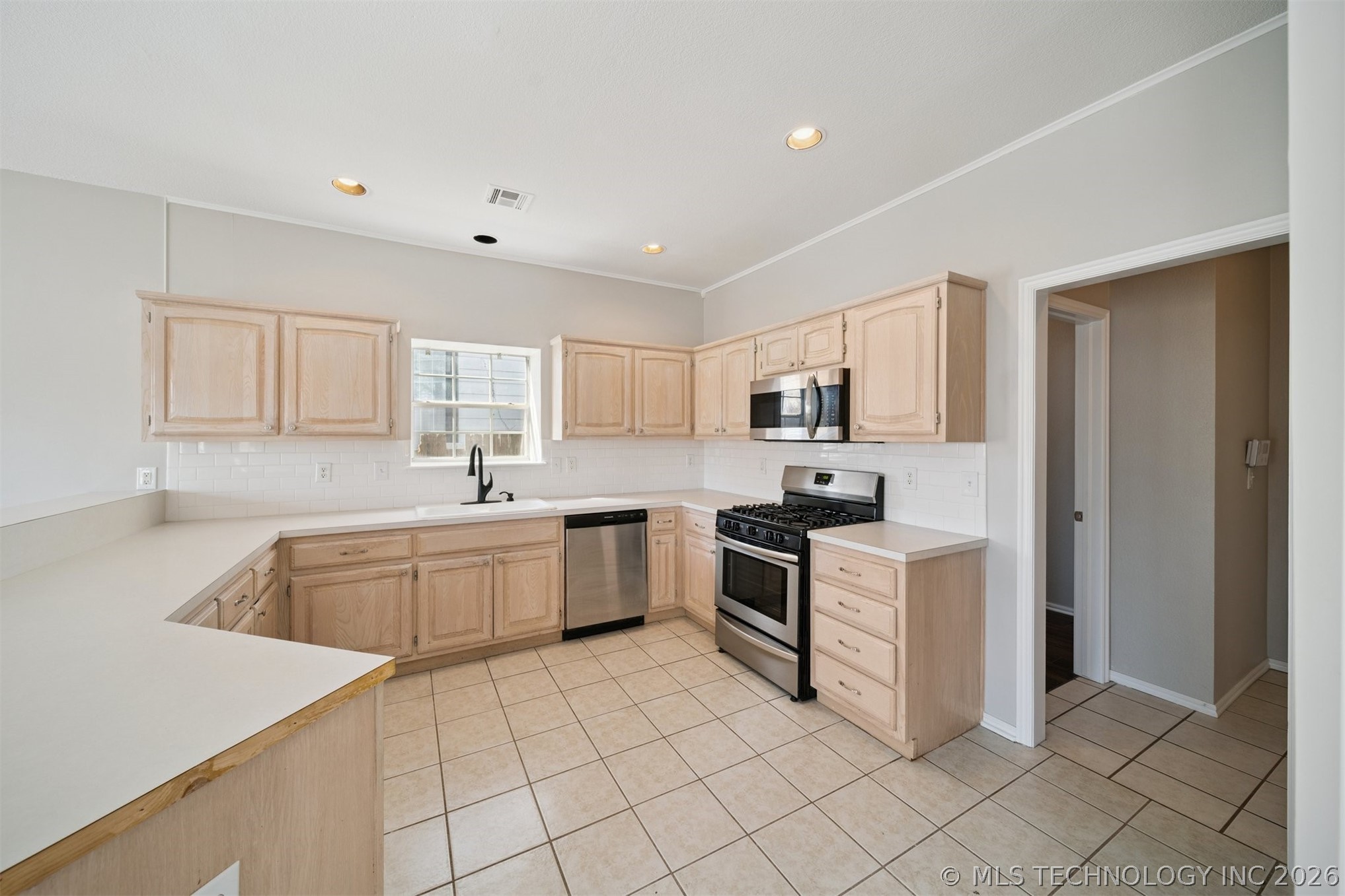 9208 E 90th Street Property Photo 14