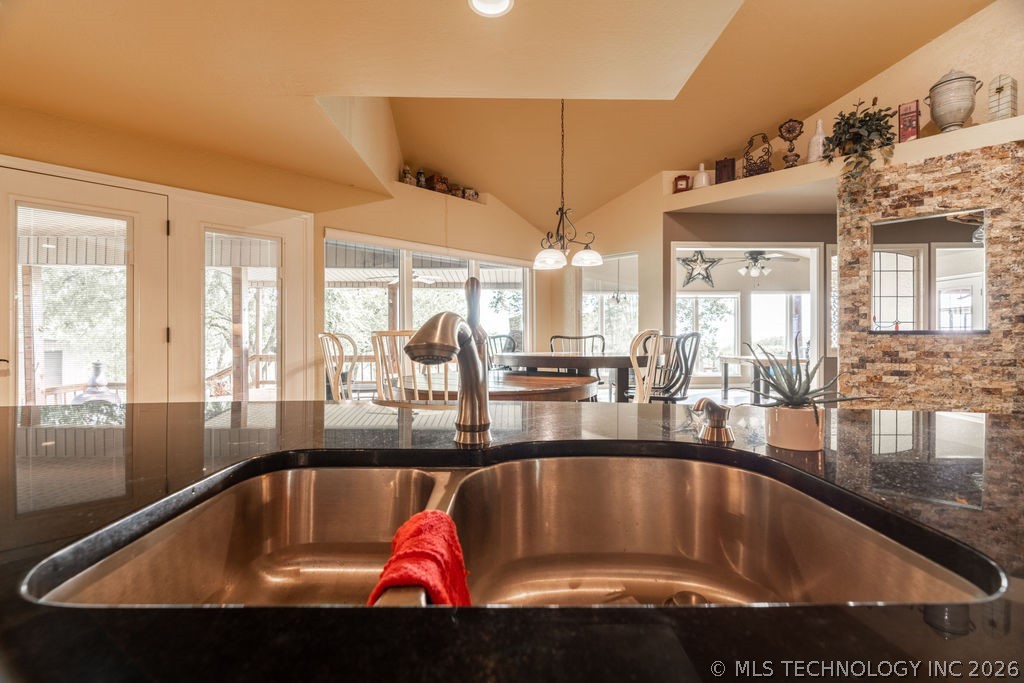 14235 Bois Darc Property Photo 16