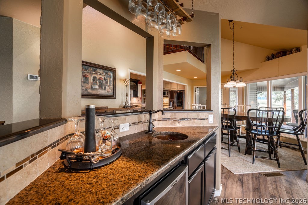 14235 Bois Darc Property Photo 20