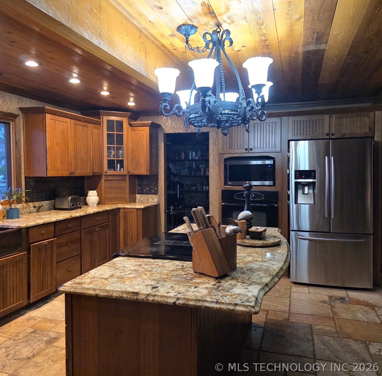 18007 Marian Avenue Property Photo 4