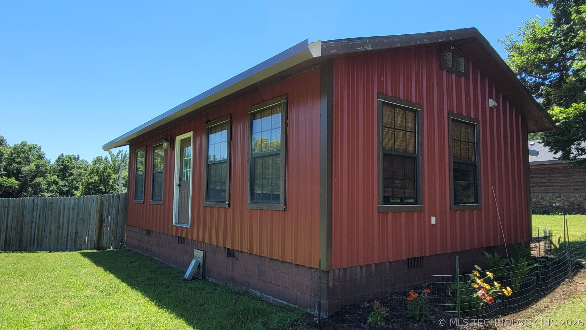 18007 Marian Avenue Property Photo 5