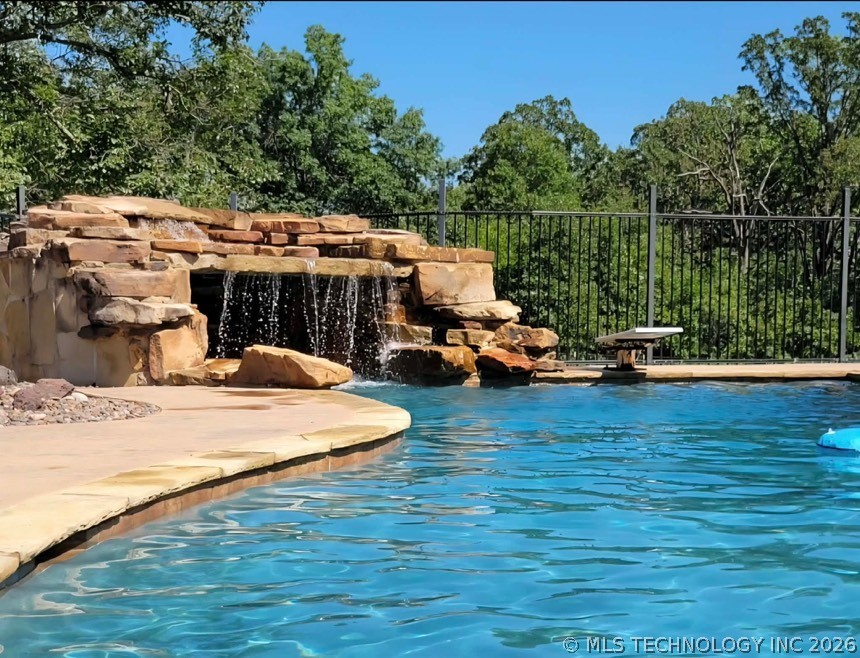 18007 Marian Avenue Property Photo 7