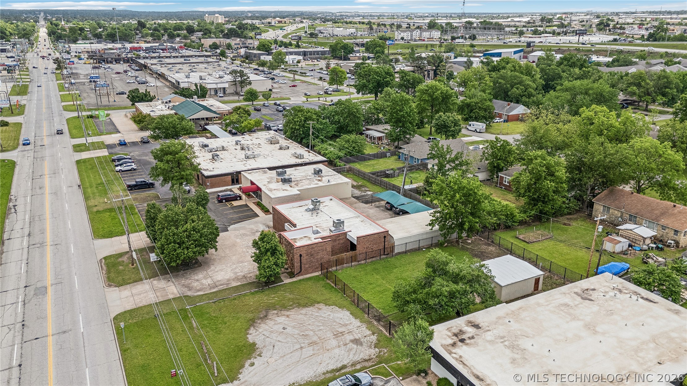 5912 E 31st Street Property Photo 3