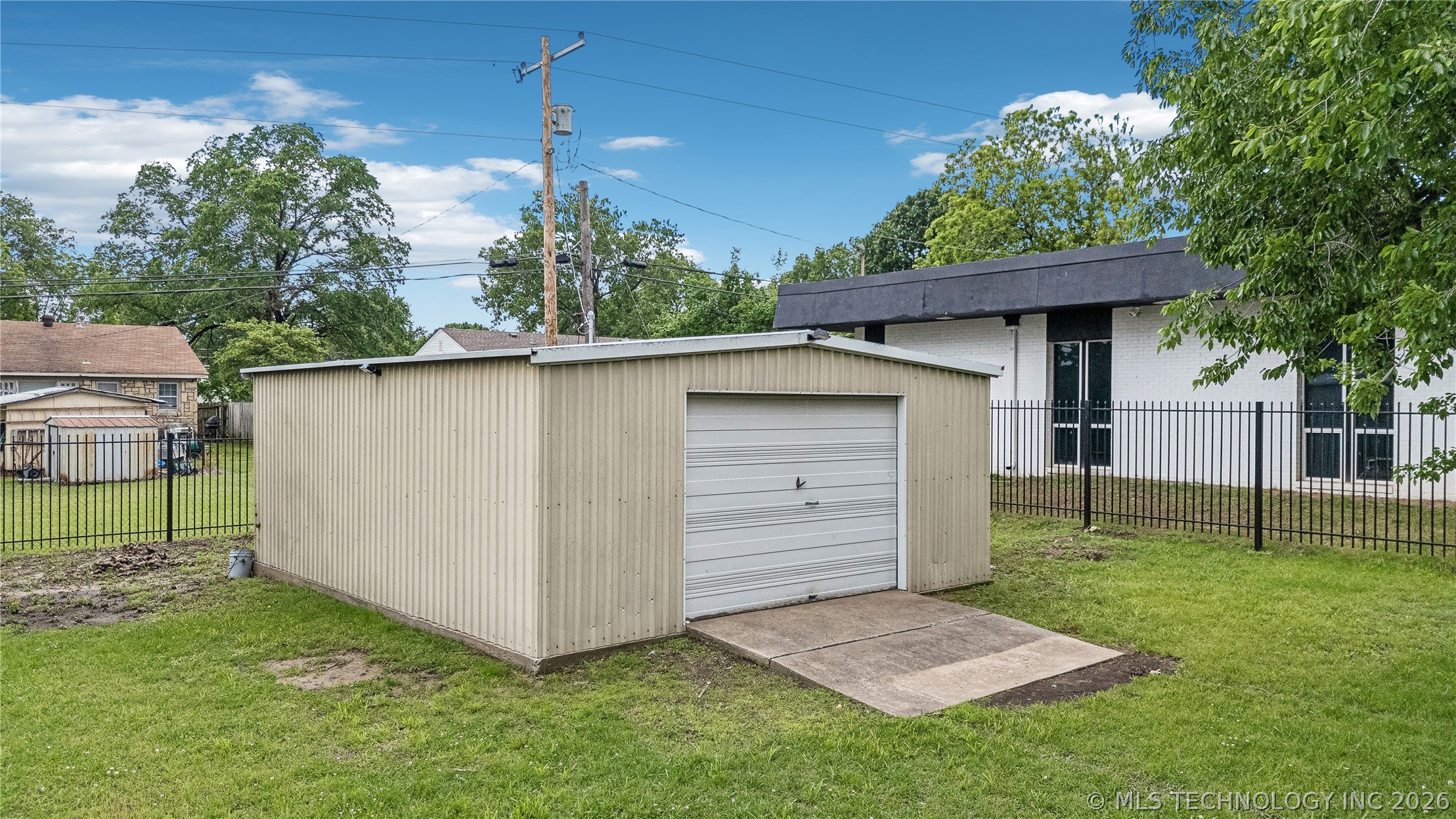 5912 E 31st Street Property Photo 4