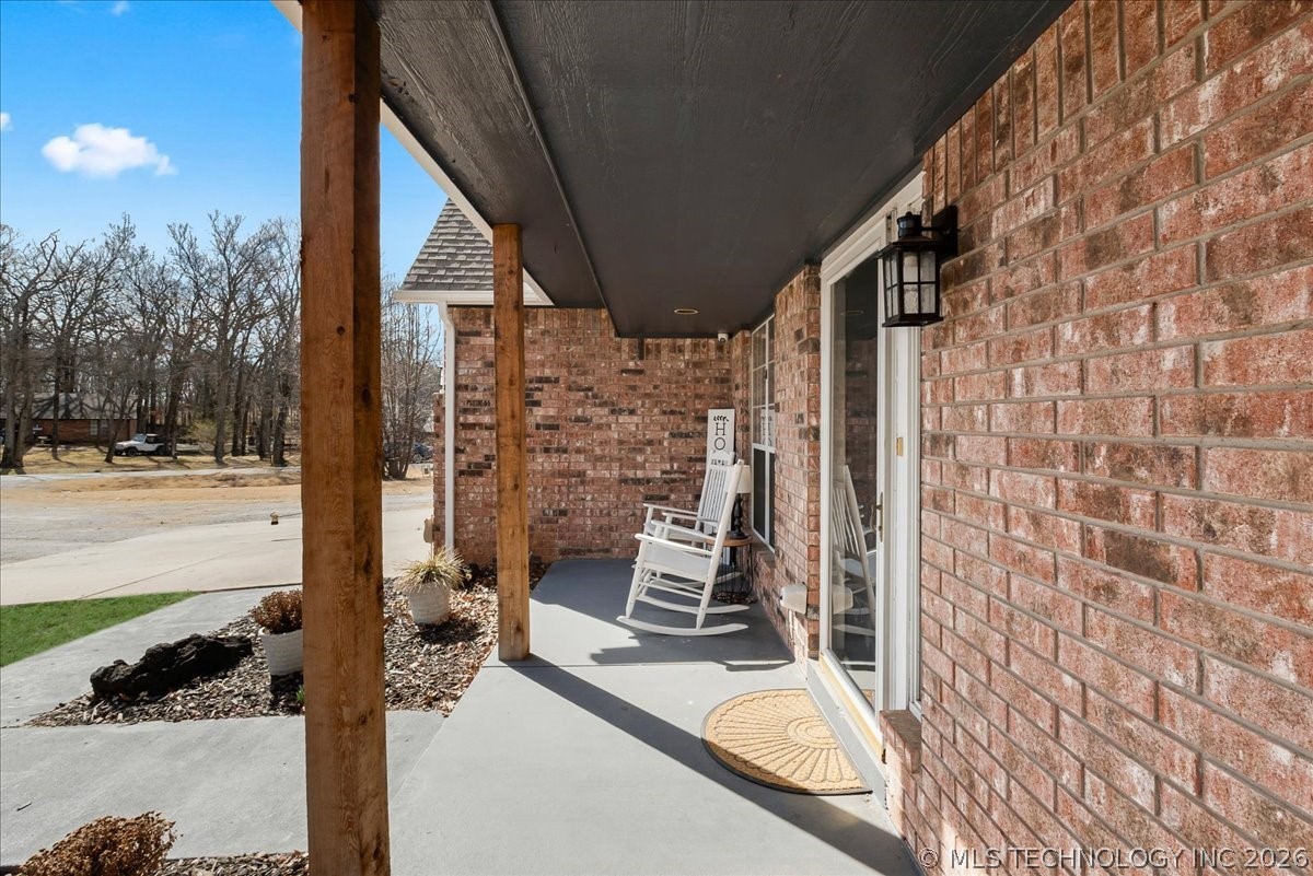 11782 S 252nd East Avenue Property Photo 2