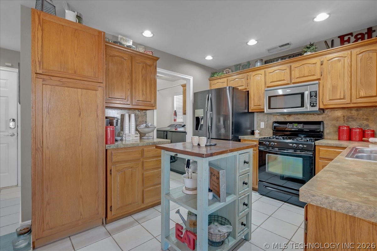 11782 S 252nd East Avenue Property Photo 19