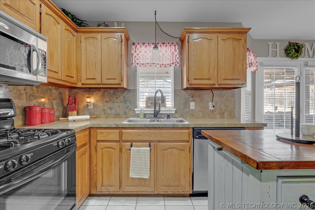 11782 S 252nd East Avenue Property Photo 20