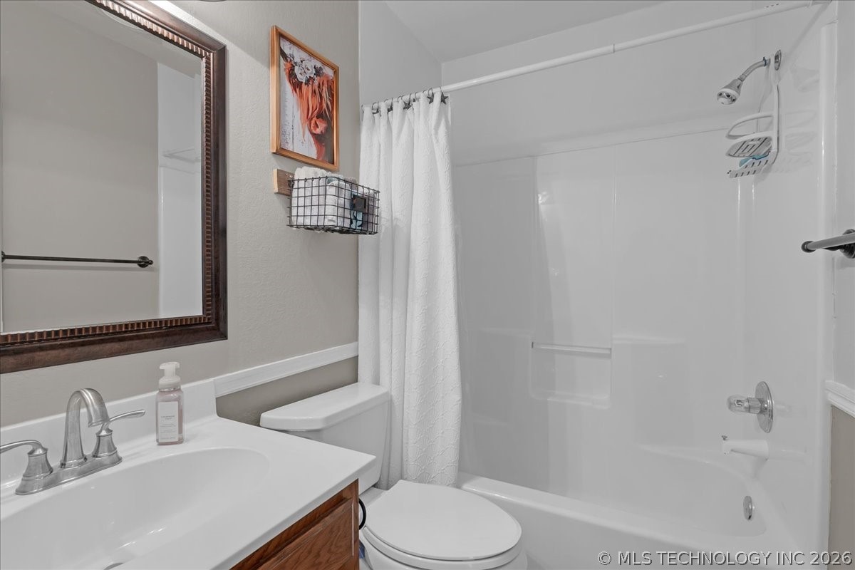 11782 S 252nd East Avenue Property Photo 35