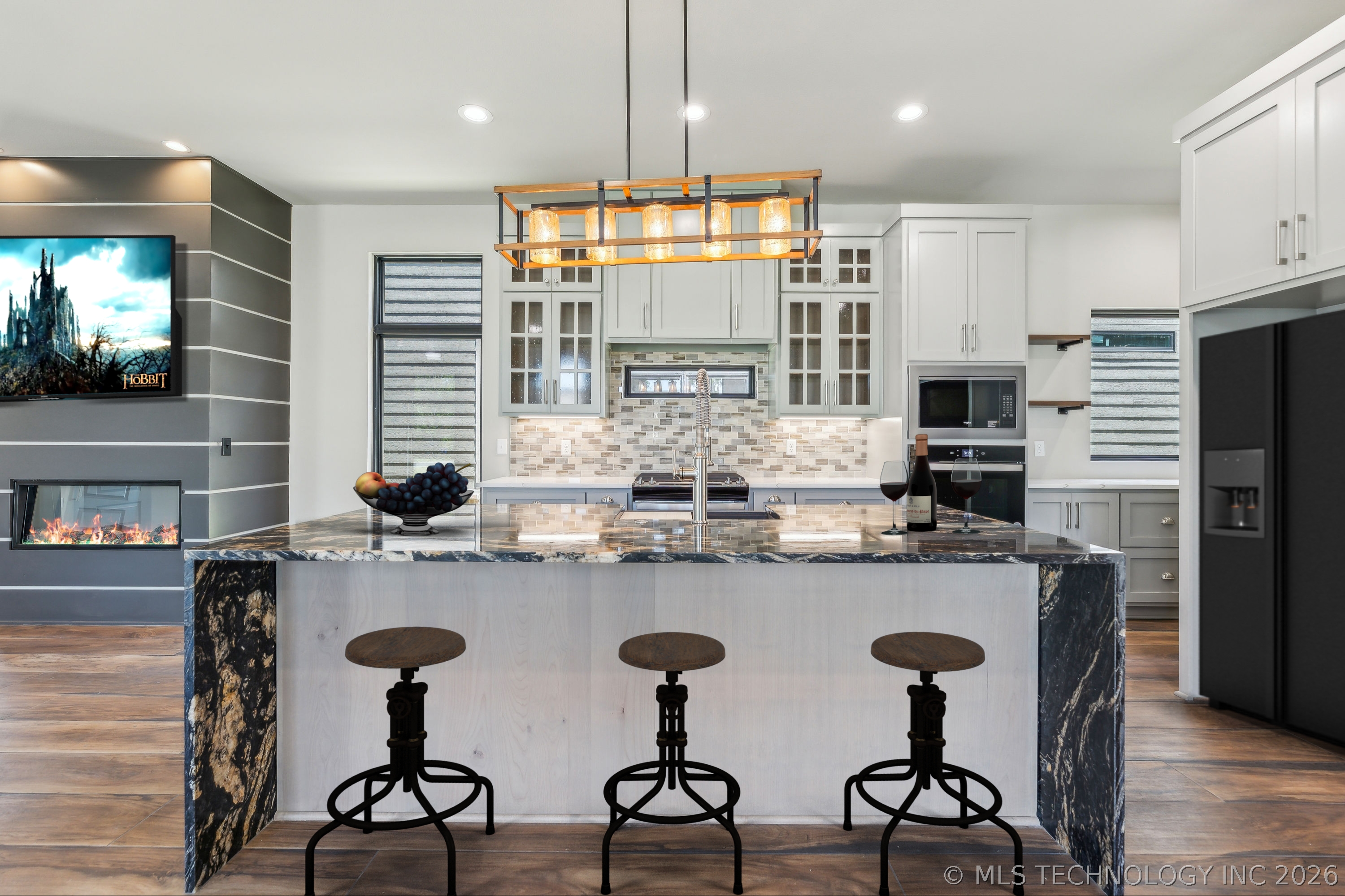 421 W Ft Worth Street Property Photo 10