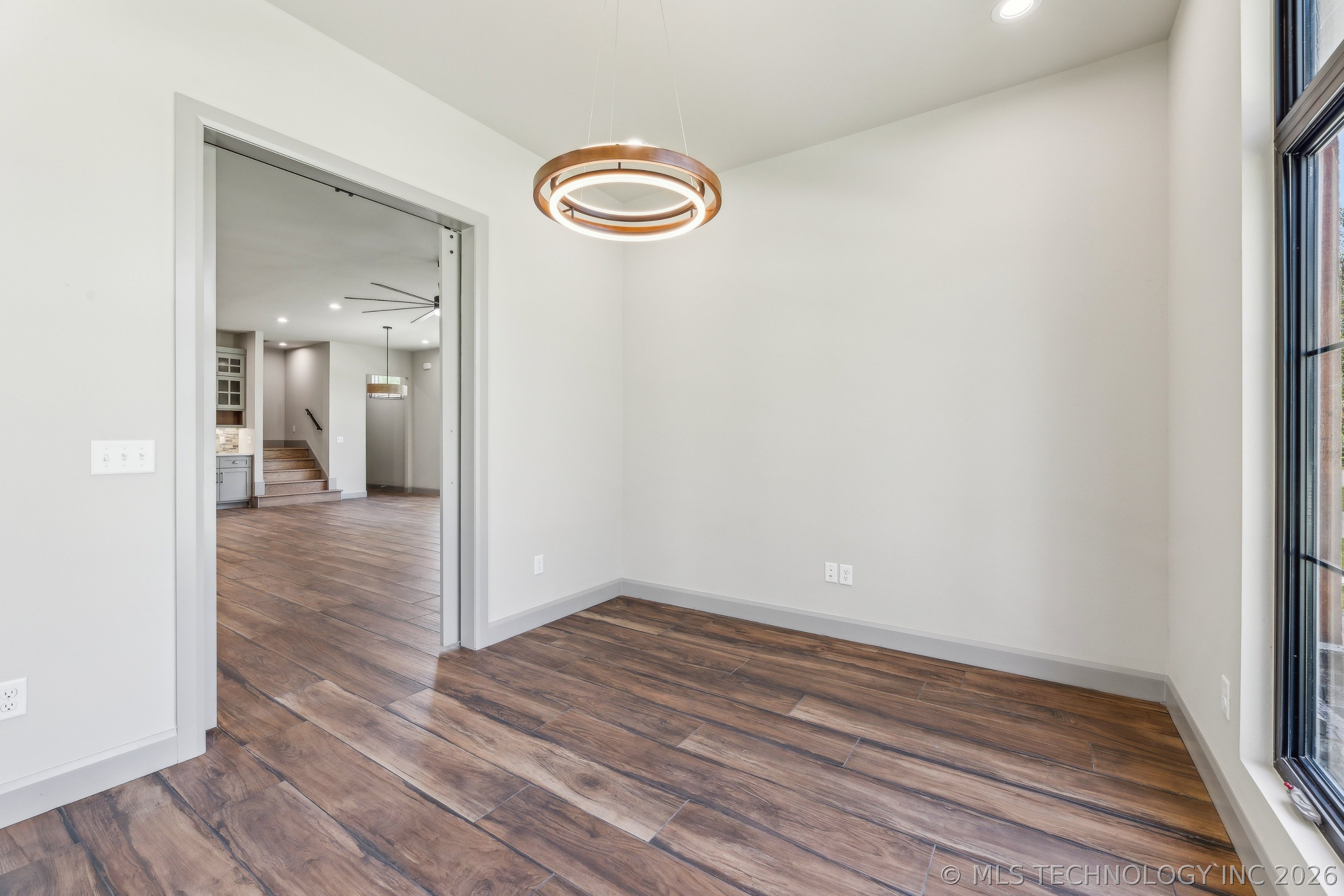 421 W Ft Worth Street Property Photo 20