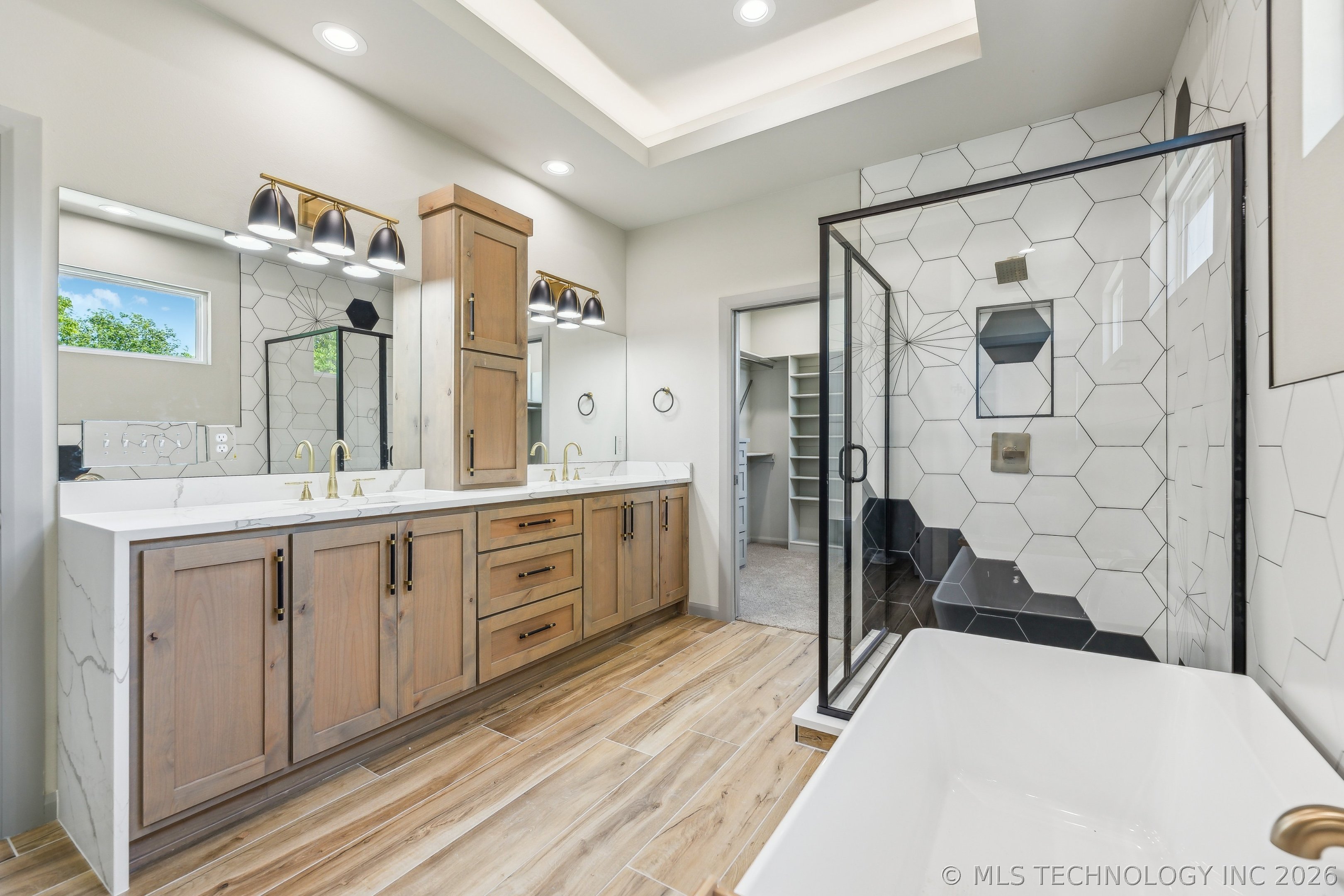 421 W Ft Worth Street Property Photo 26