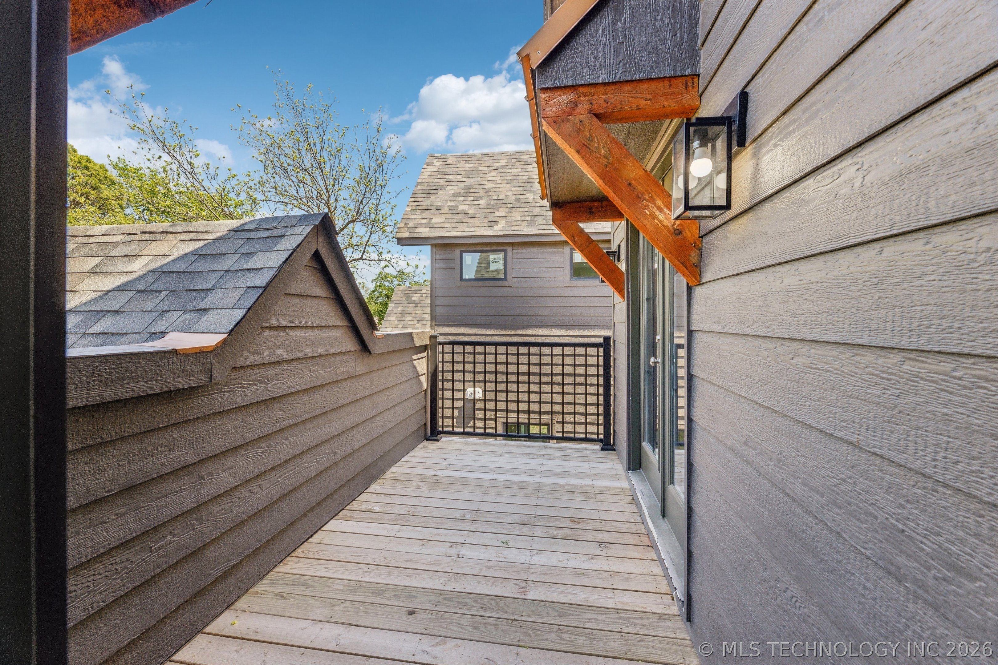 421 W Ft Worth Street Property Photo 37