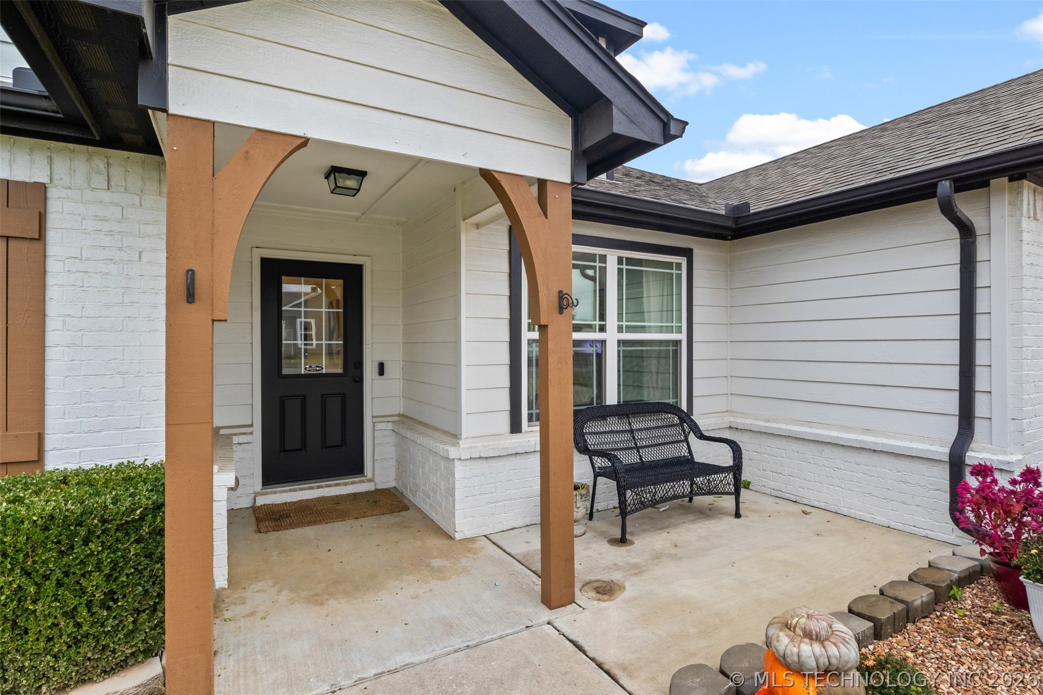 9086 S 253rd Avenue E Property Photo 5