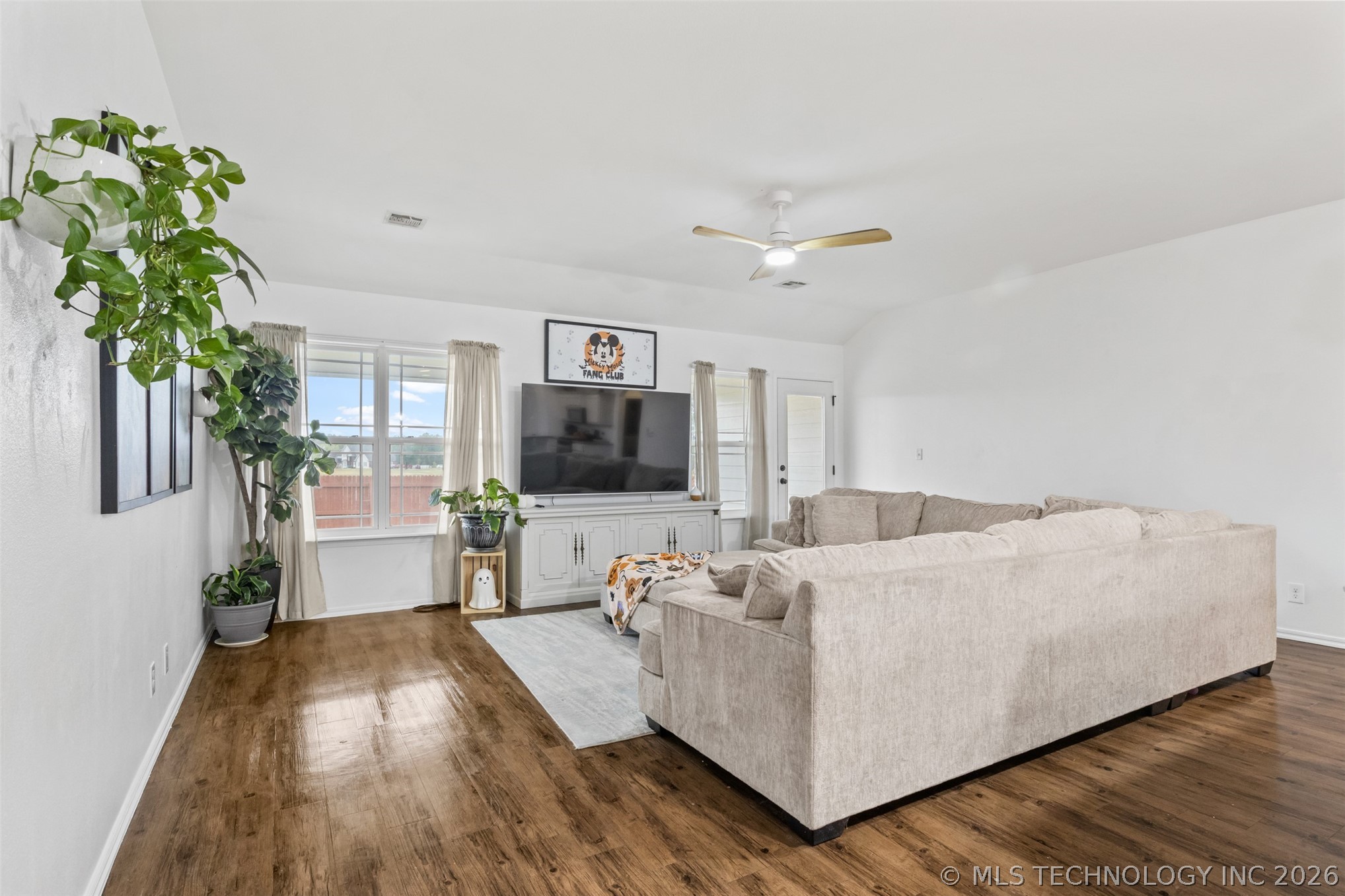 9086 S 253rd Avenue E Property Photo 12