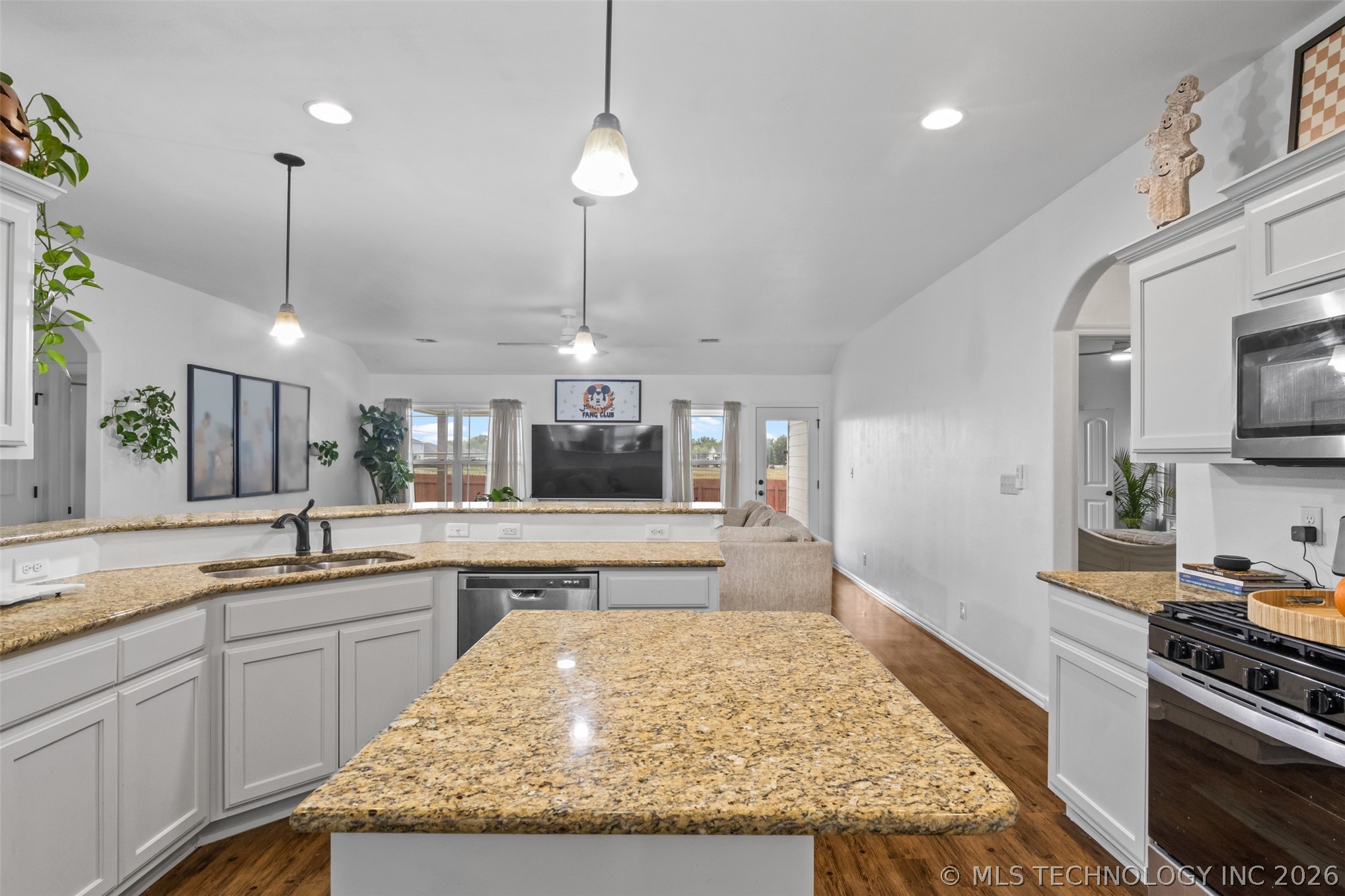 9086 S 253rd Avenue E Property Photo 17