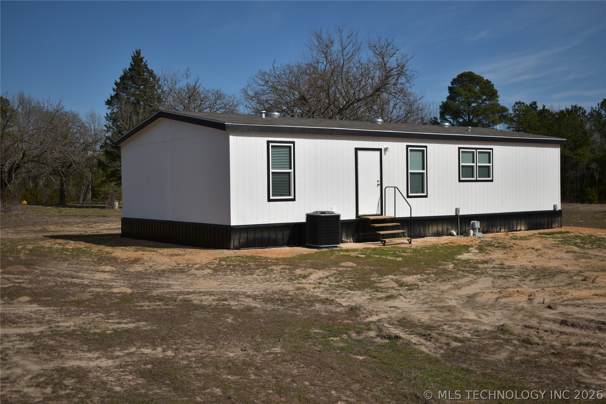 532 N 4360 Road Property Photo 3