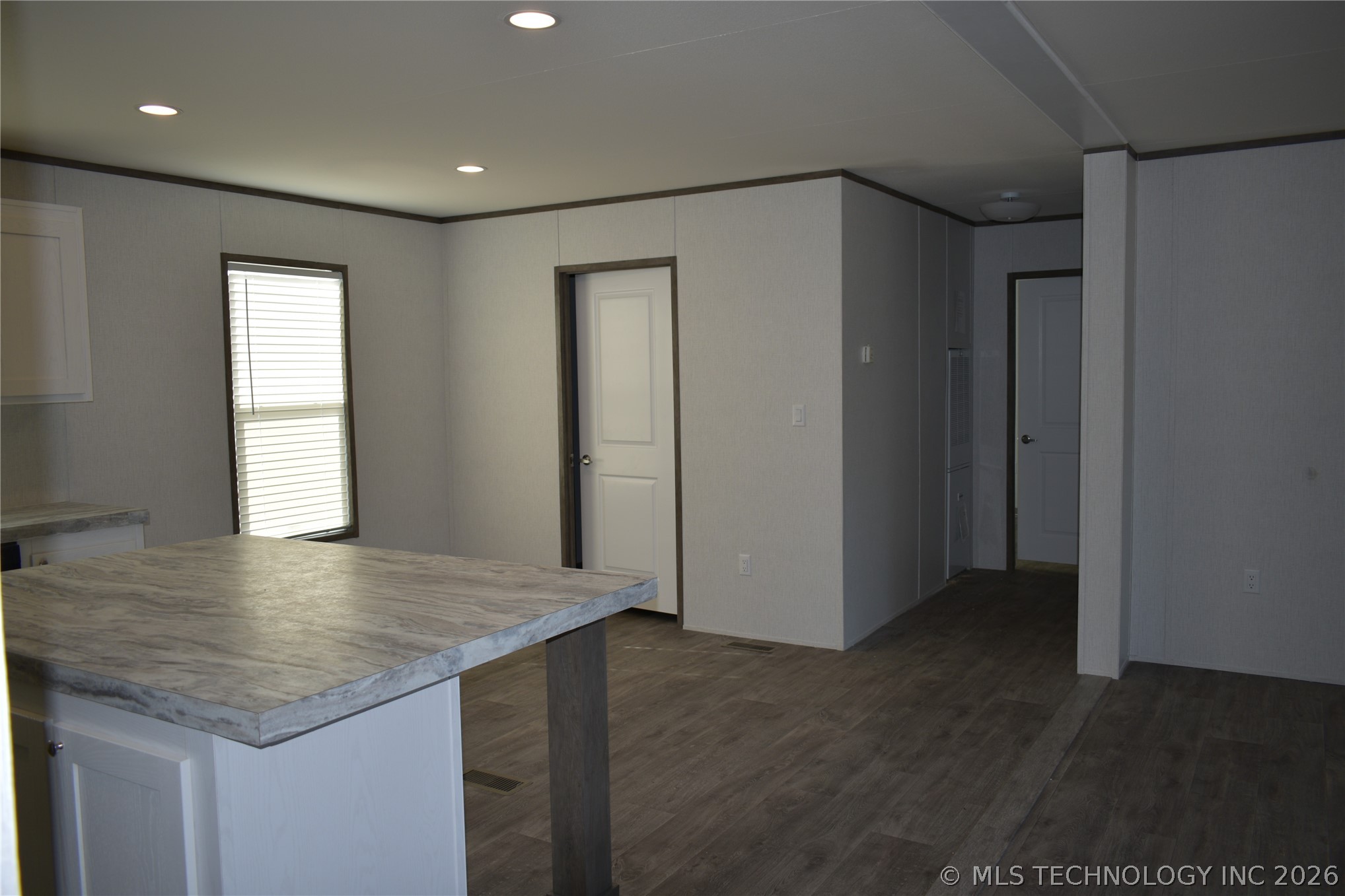 532 N 4360 Road Property Photo 7