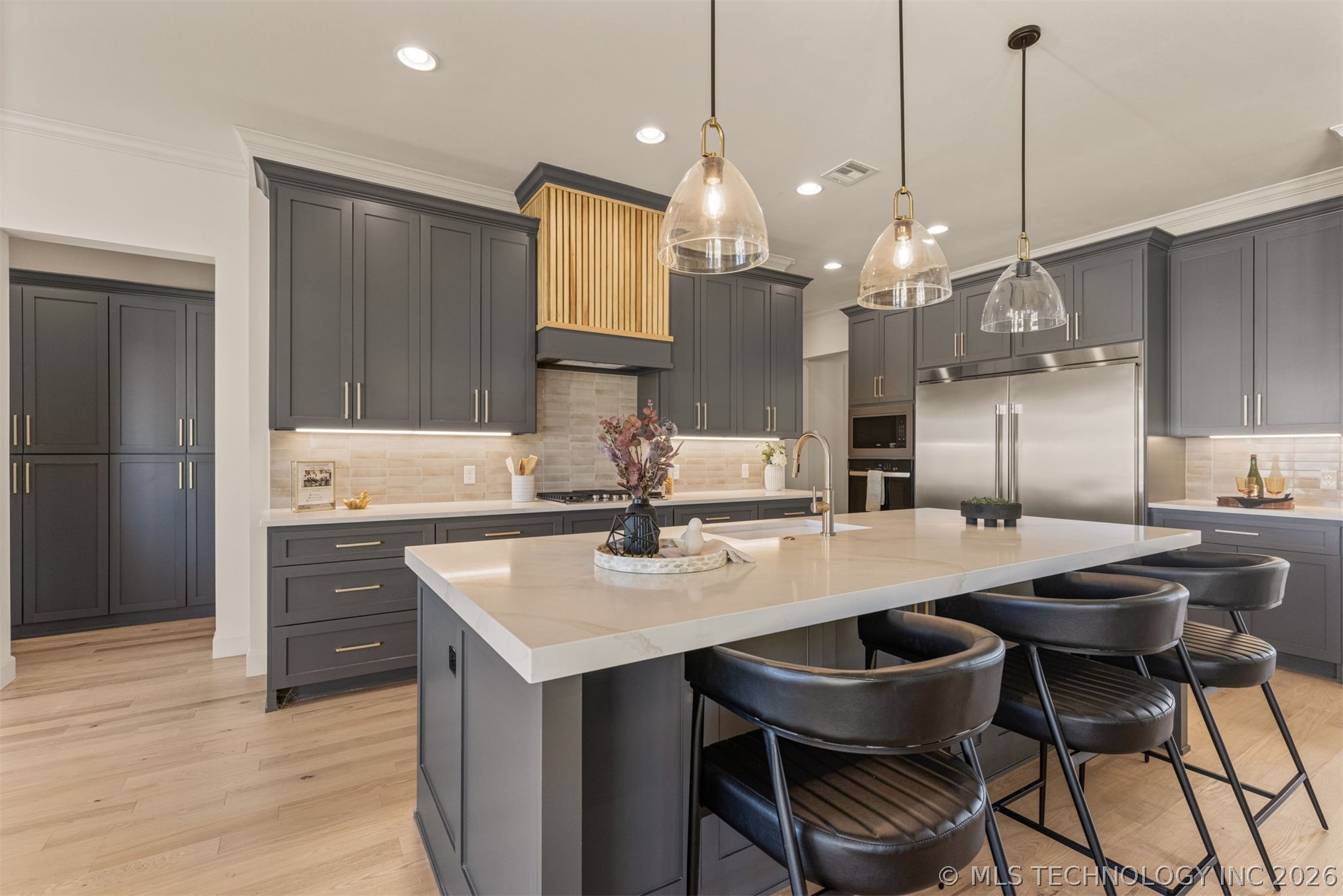 2355 E 135th Place Property Photo 28