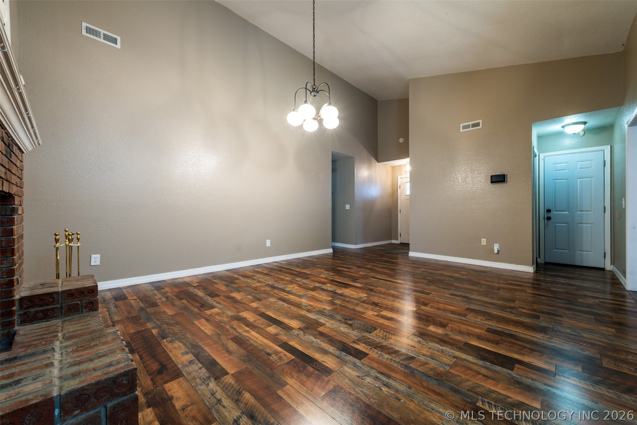 4403 W Madison Place Property Photo 5