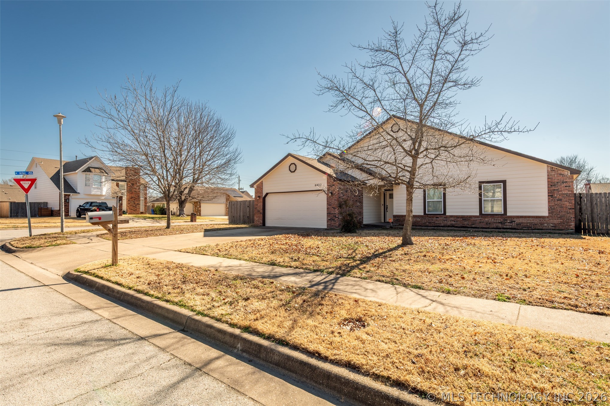 4403 W Madison Place Property Photo 34