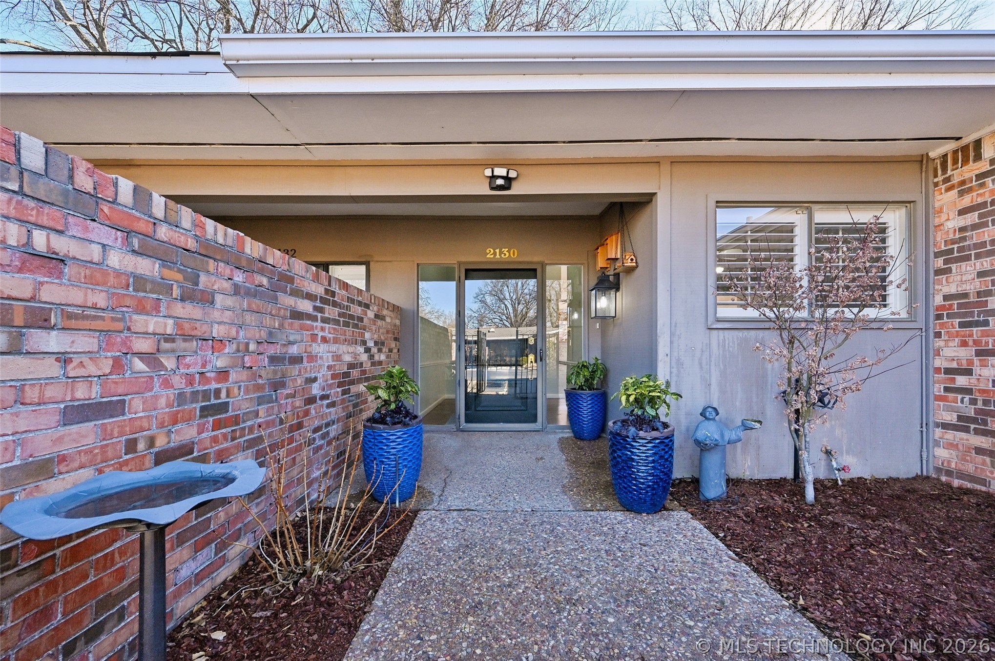 2130 E 60th Street I3 Property Photo 6