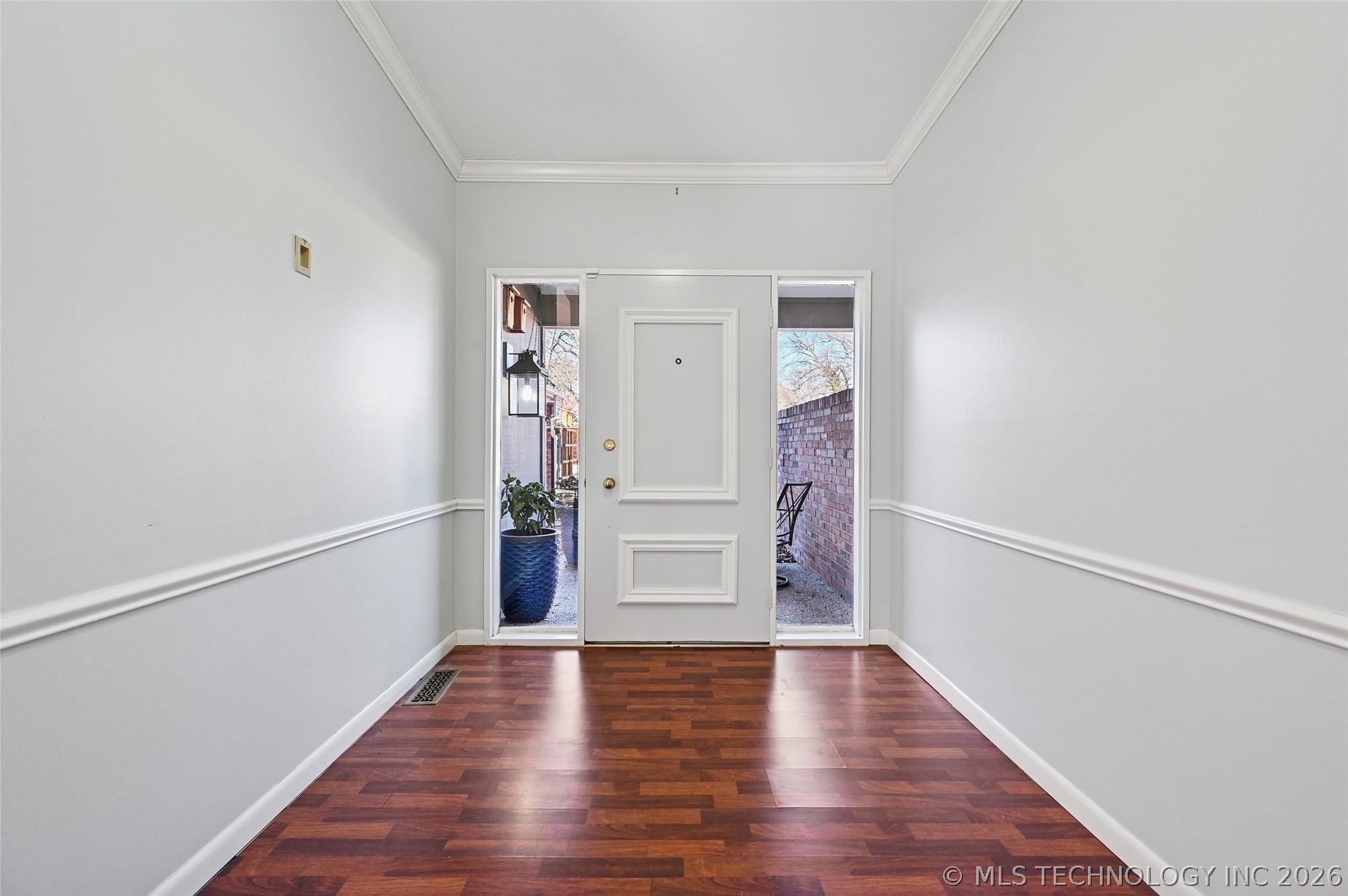 2130 E 60th Street I3 Property Photo 7