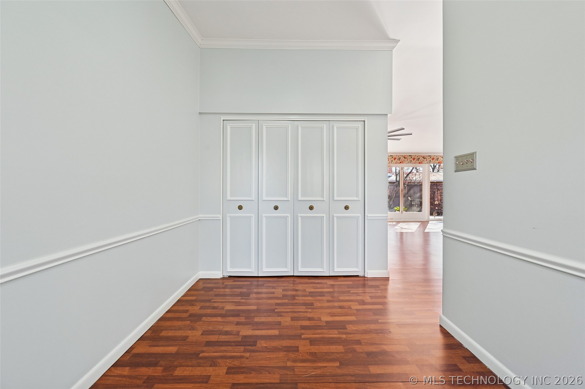 2130 E 60th Street I3 Property Photo 8