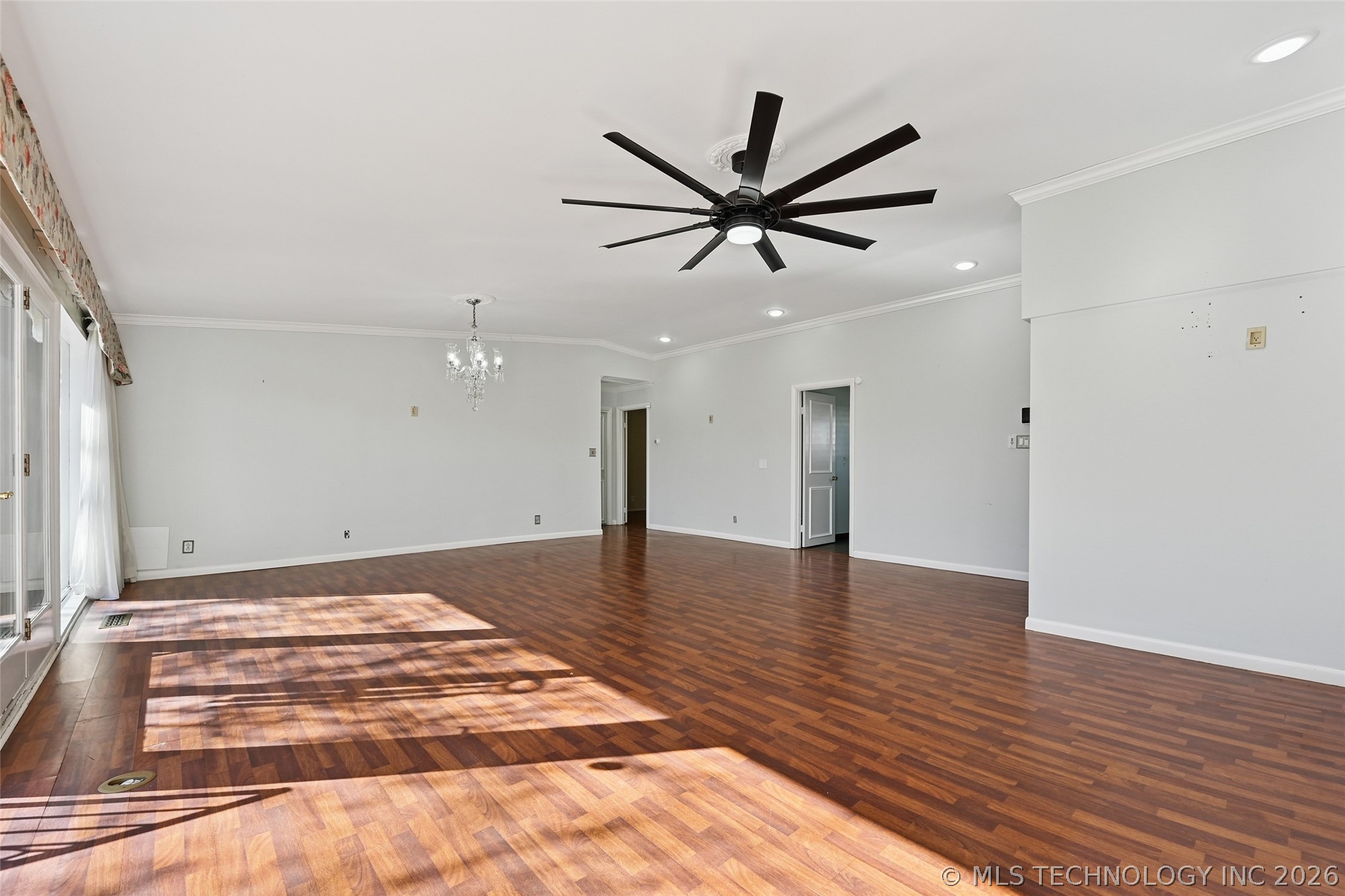 2130 E 60th Street I3 Property Photo 14