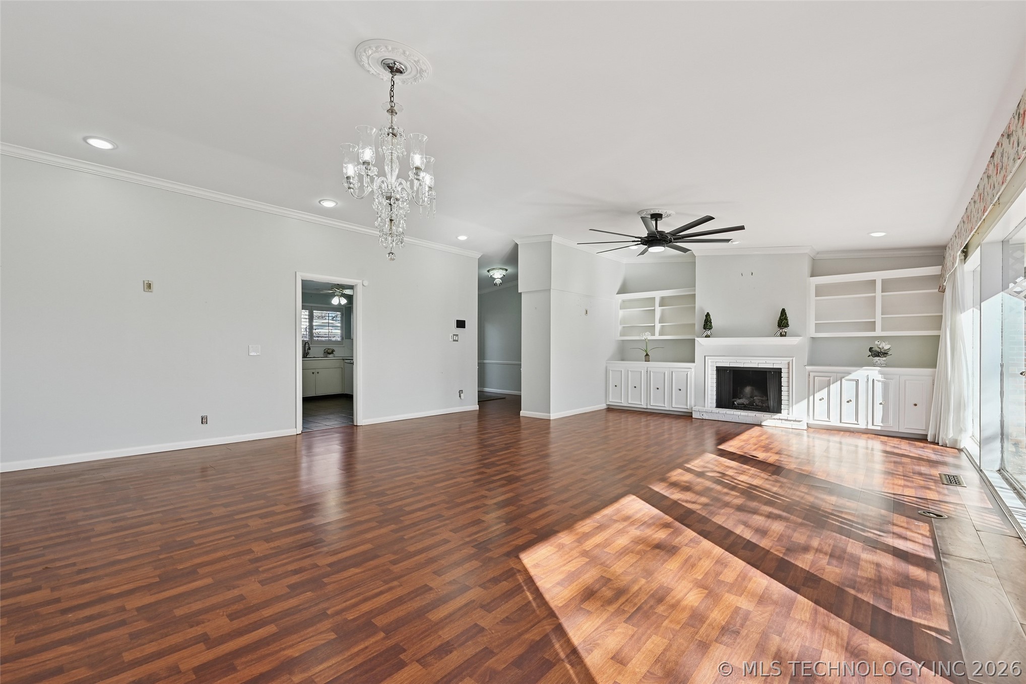 2130 E 60th Street I3 Property Photo 17