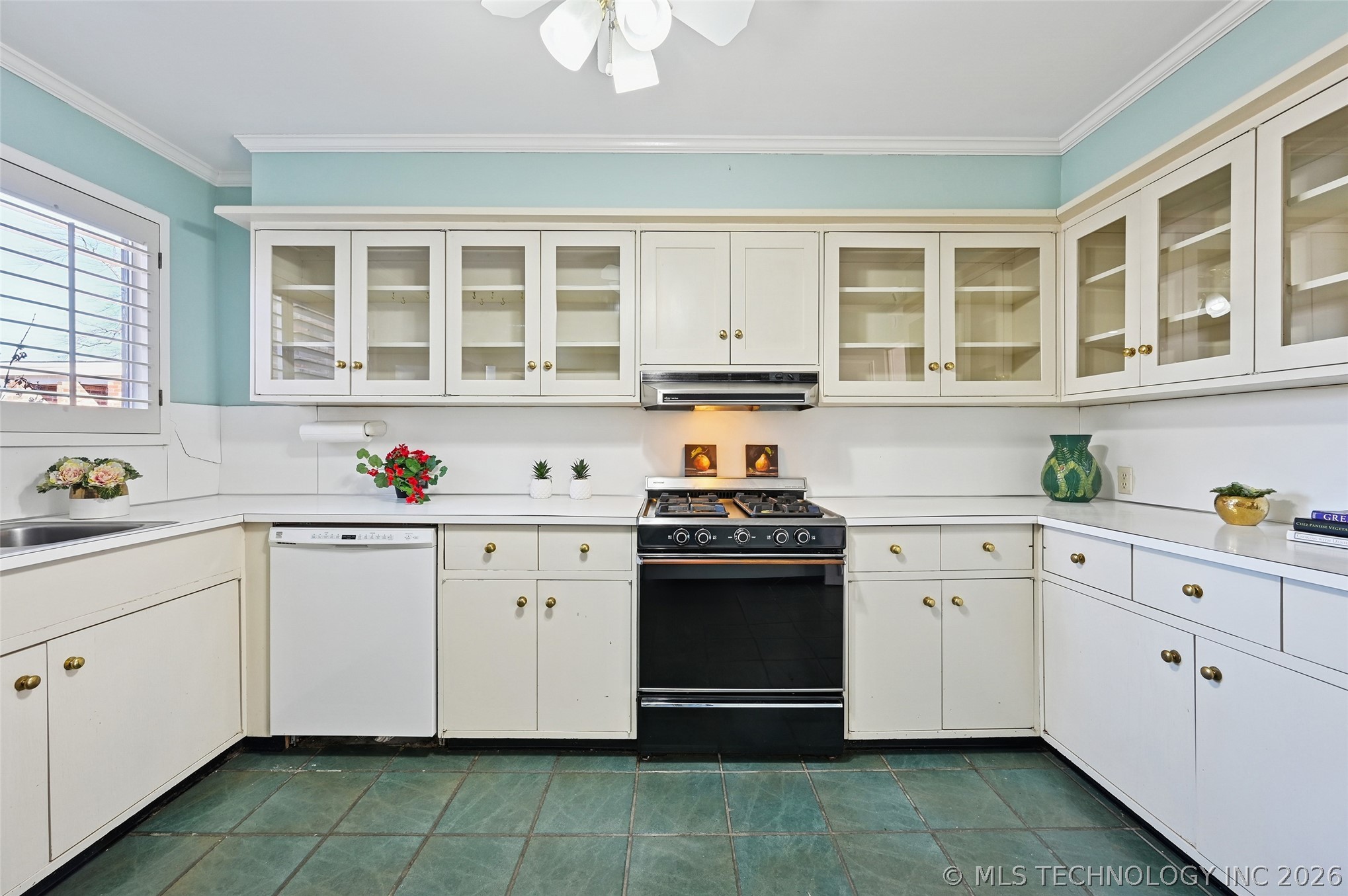 2130 E 60th Street I3 Property Photo 19