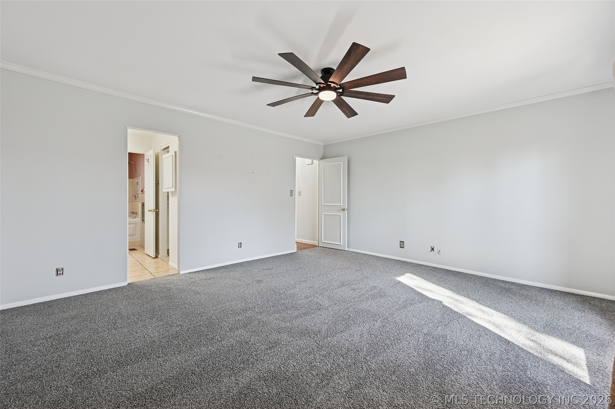 2130 E 60th Street I3 Property Photo 32