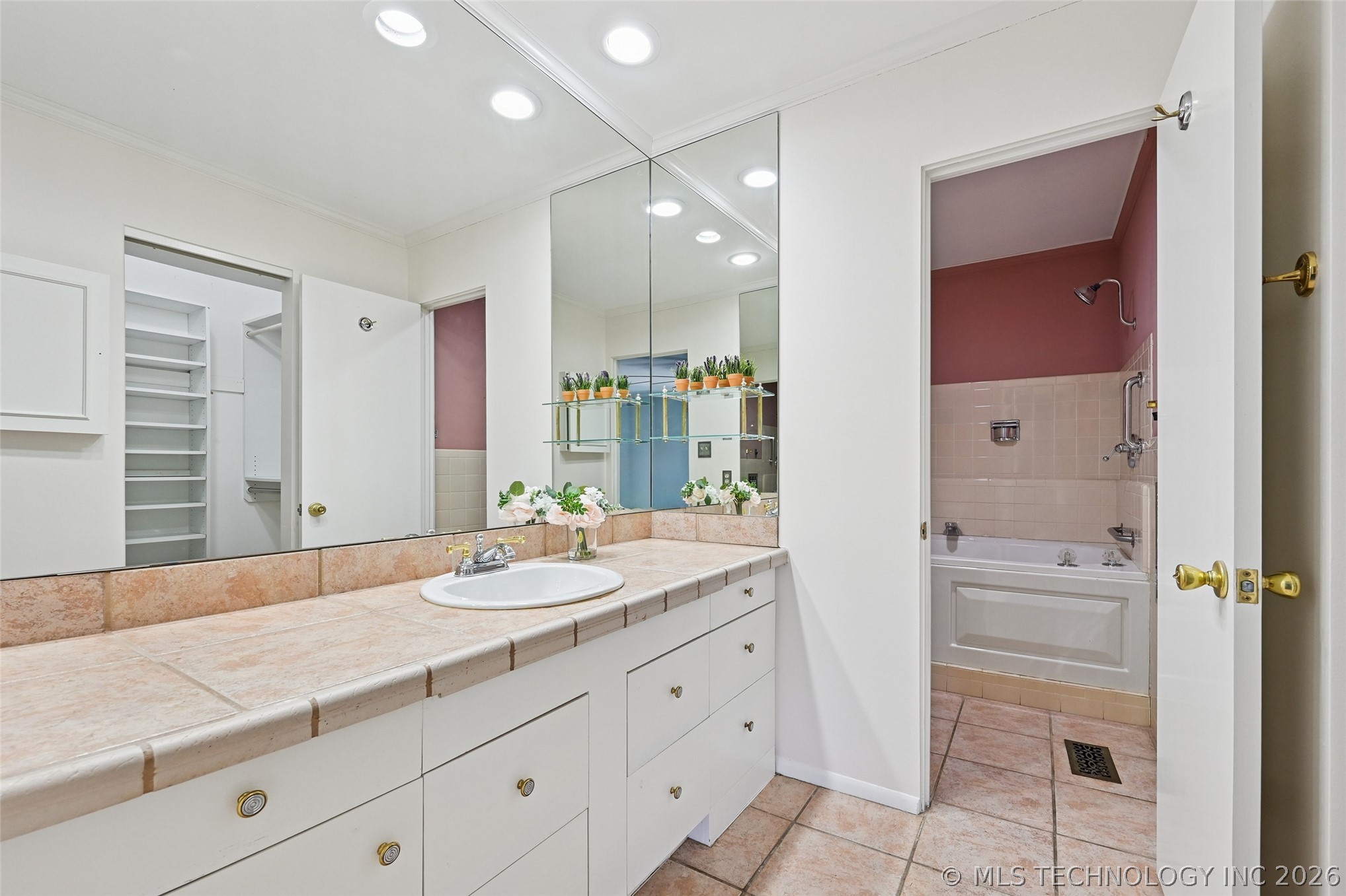 2130 E 60th Street I3 Property Photo 33