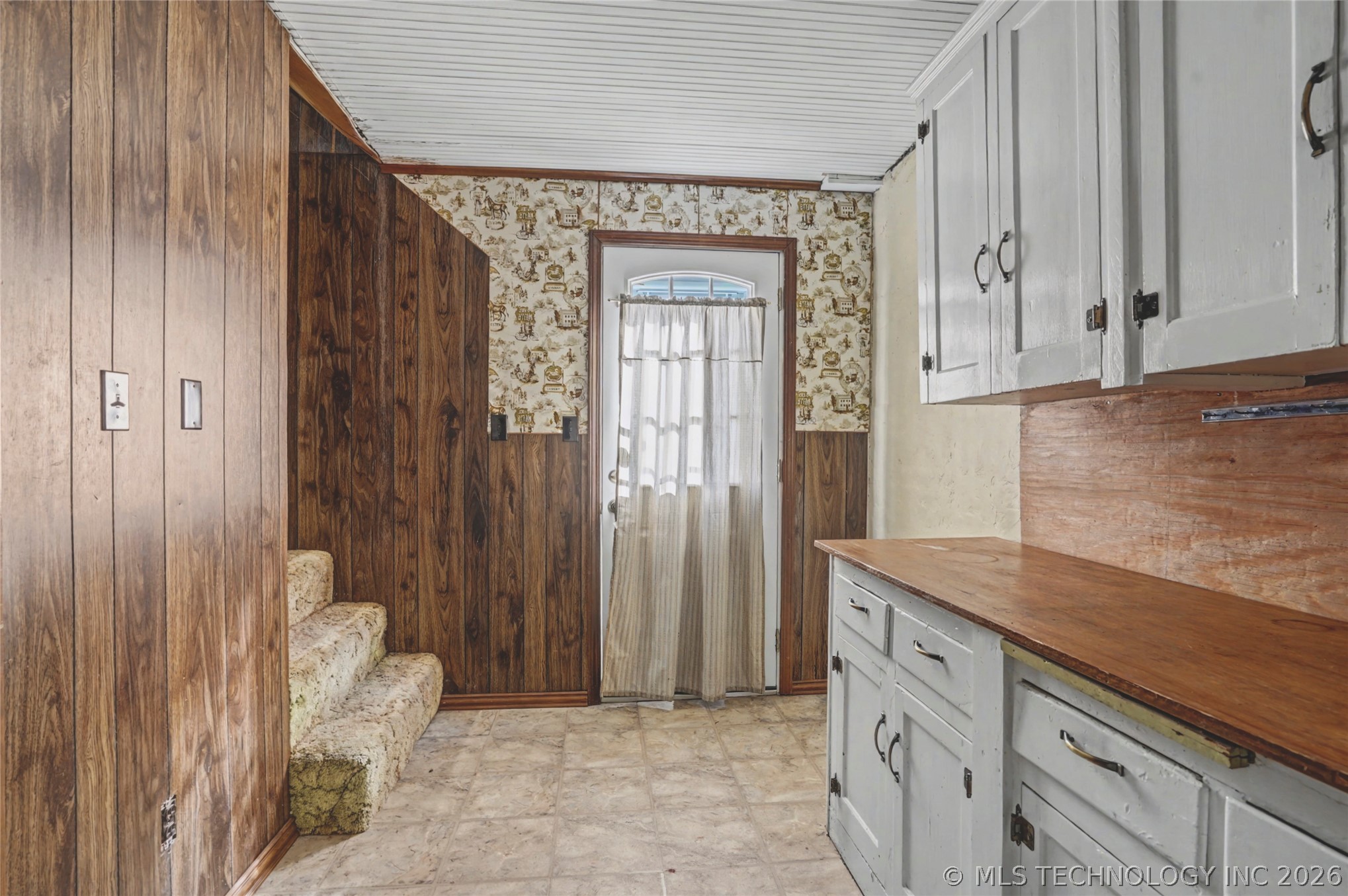 1231 S Gary Place Property Photo 18