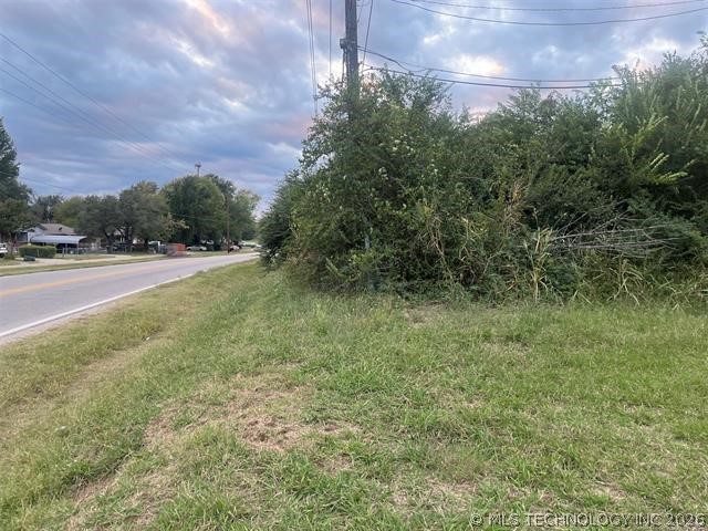 5608 N Garrison Avenue Property Photo 9