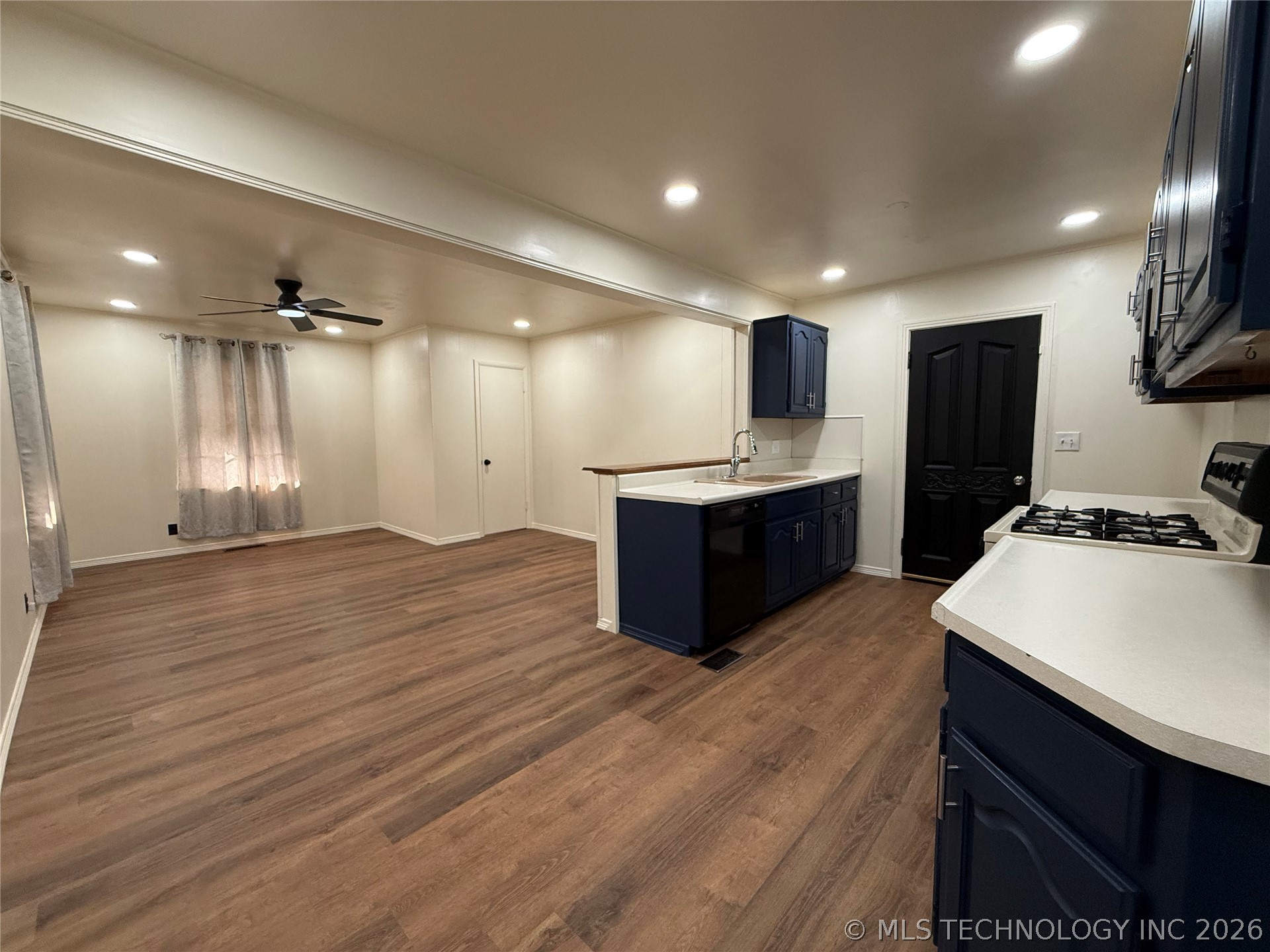 468 S 76th East East Avenue Property Photo 9