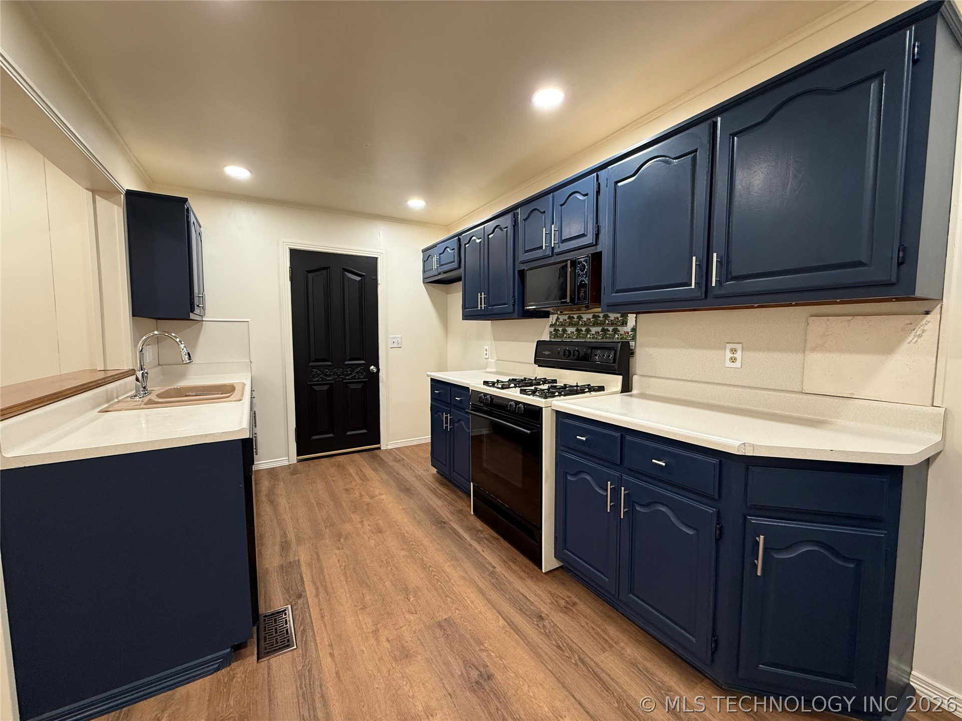 468 S 76th East East Avenue Property Photo 10