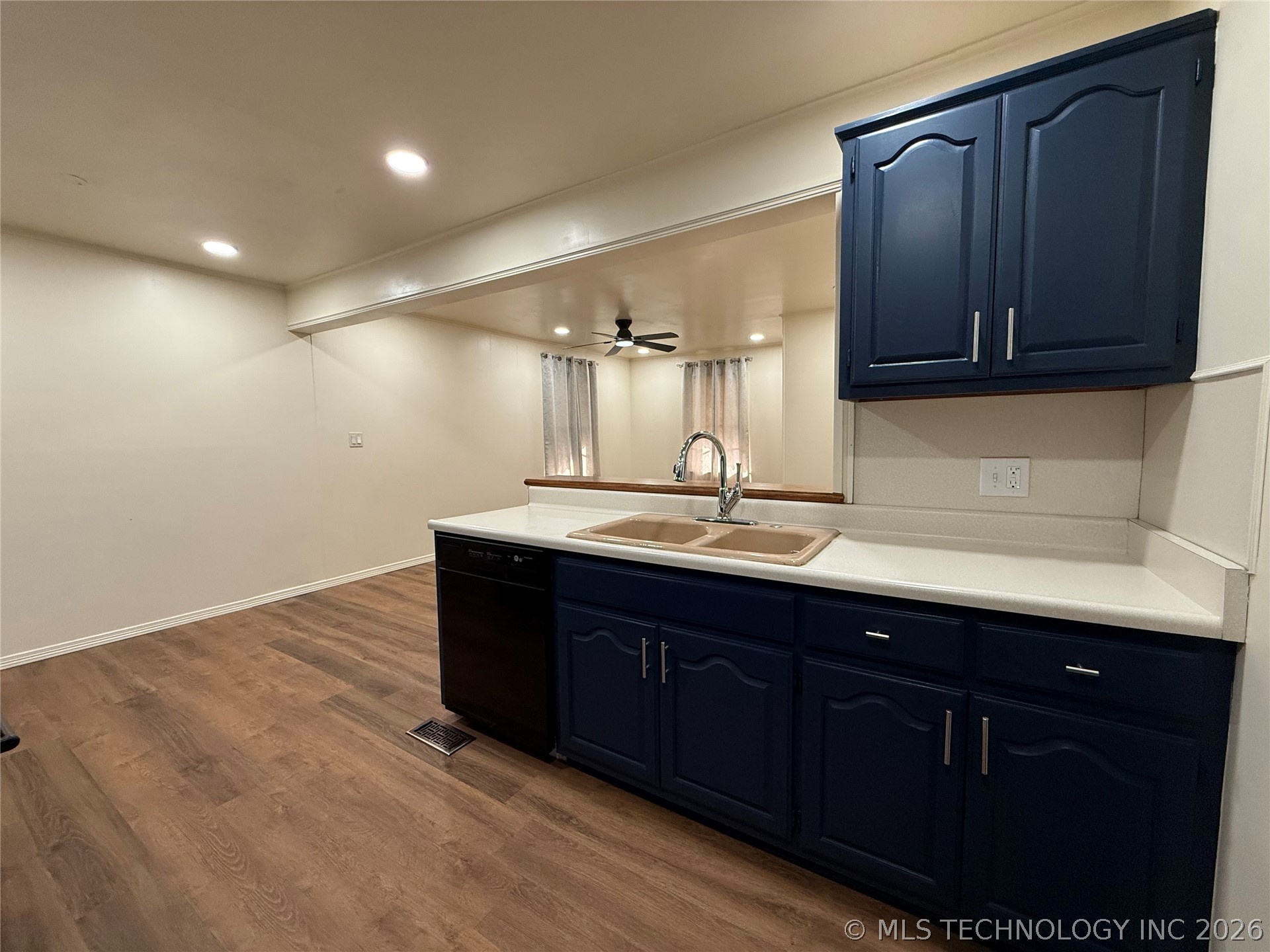 468 S 76th East East Avenue Property Photo 11