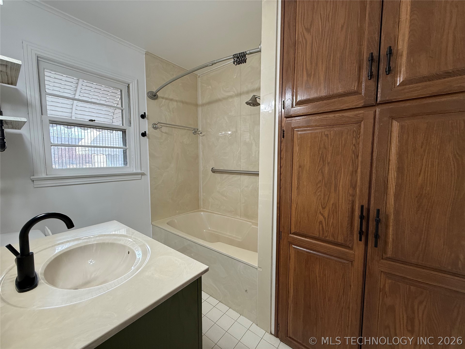 468 S 76th East East Avenue Property Photo 15