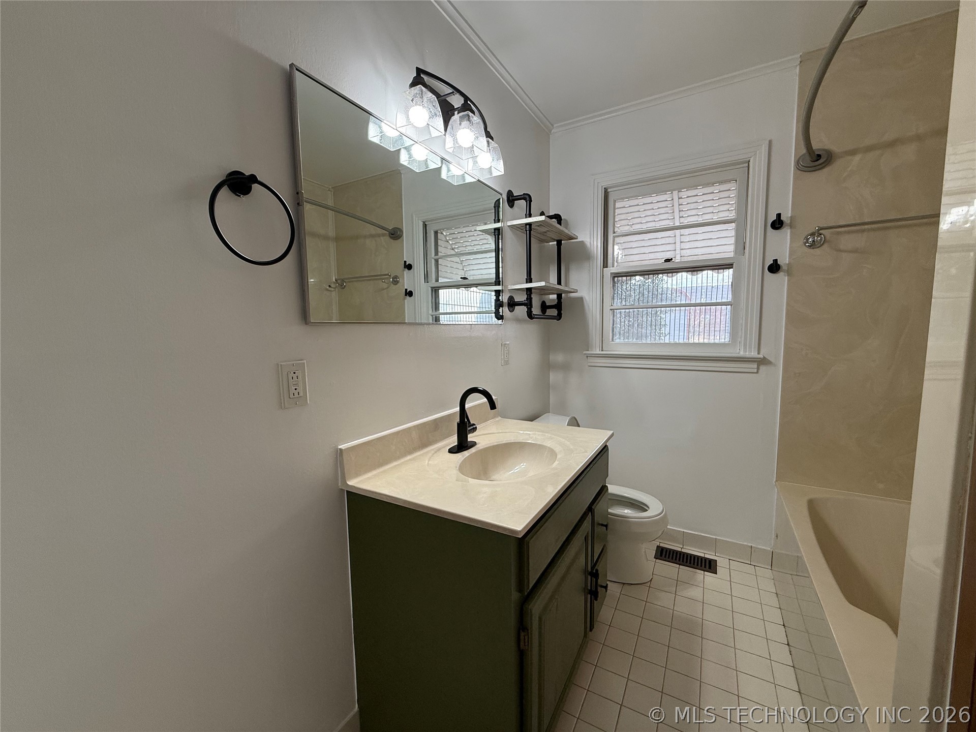 468 S 76th East East Avenue Property Photo 16