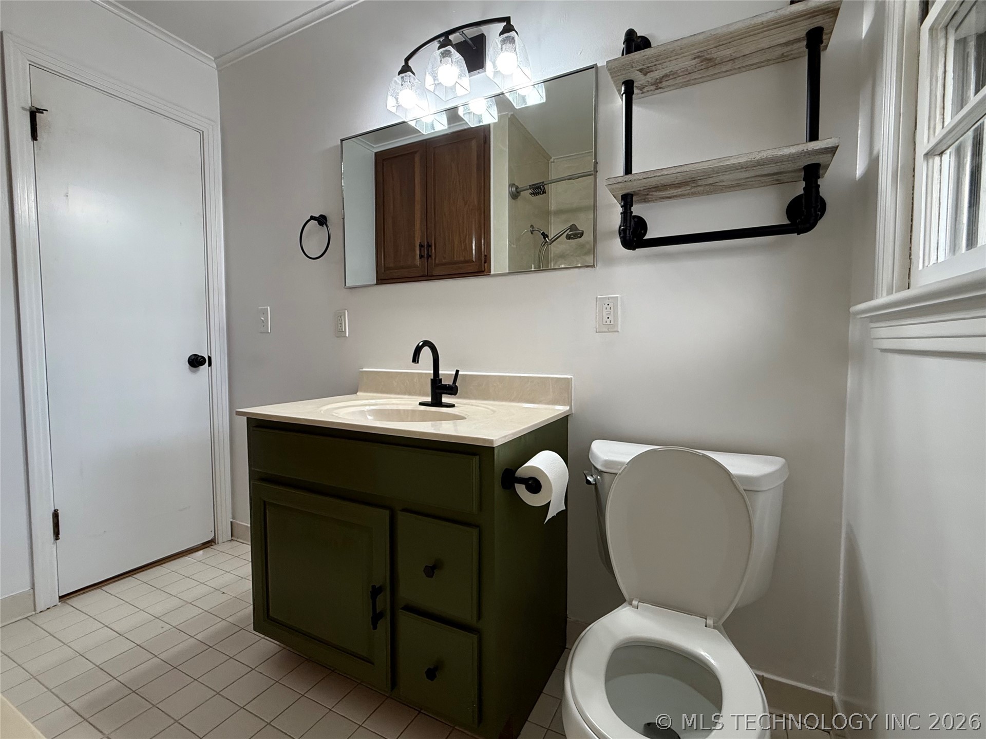 468 S 76th East East Avenue Property Photo 17