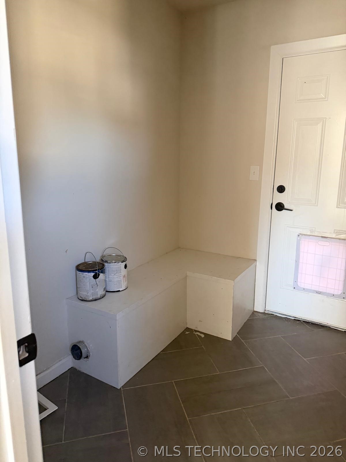 1210 S Evanston Avenue Property Photo 9